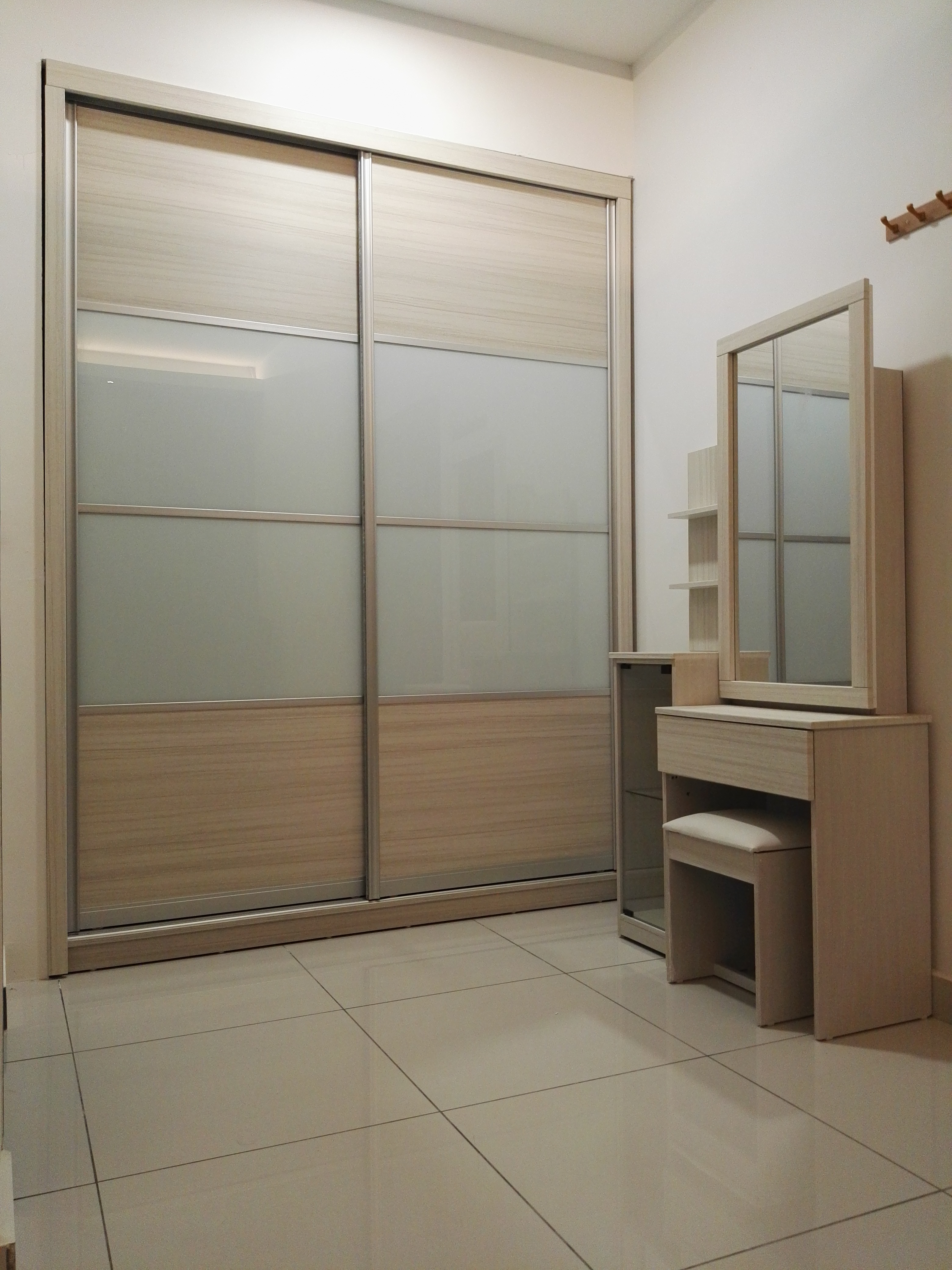  Room Plus JHZ53R201 Private Room with King Bed
