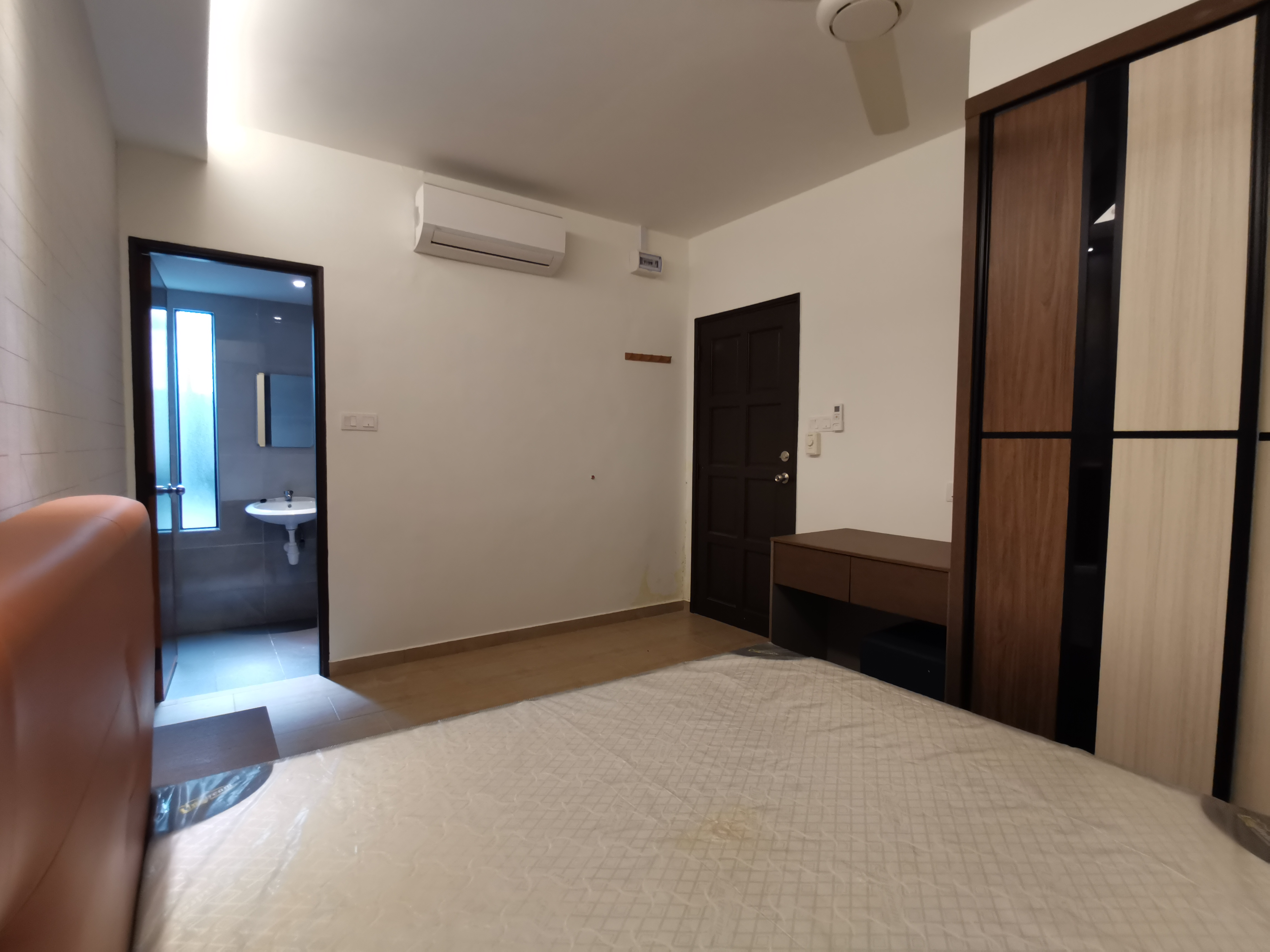 Room Plus TP206  