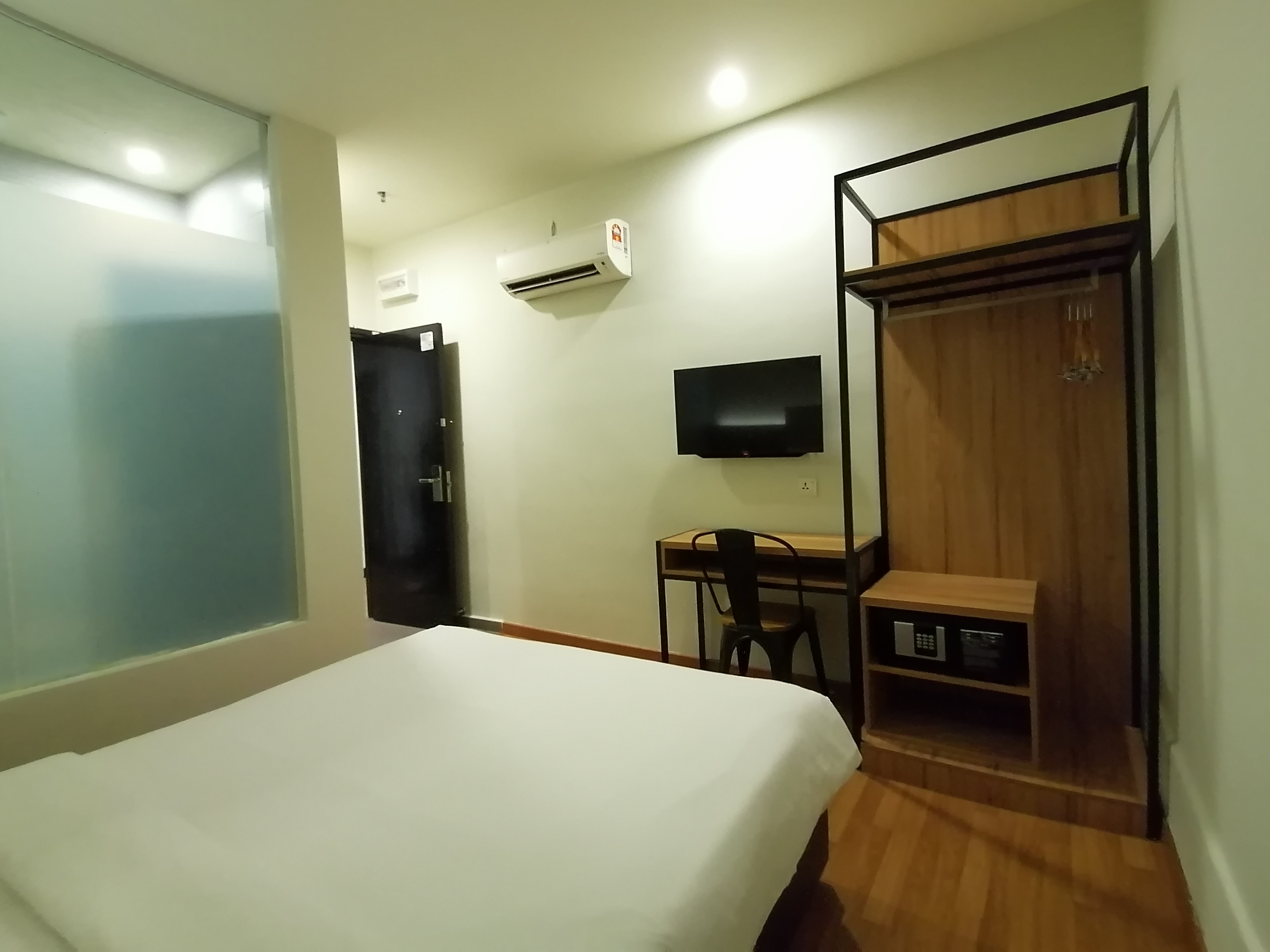 Room Plus BMMJ211
