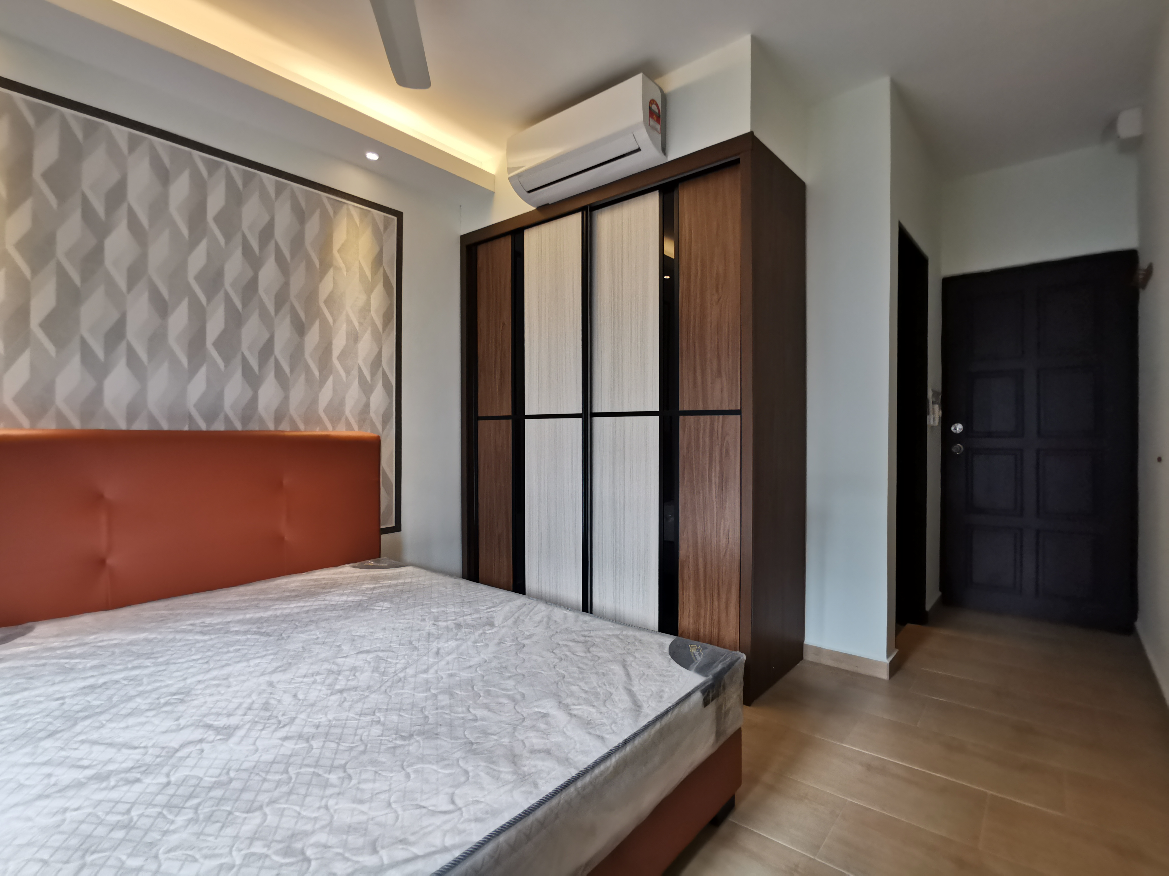 Room Plus TP202  