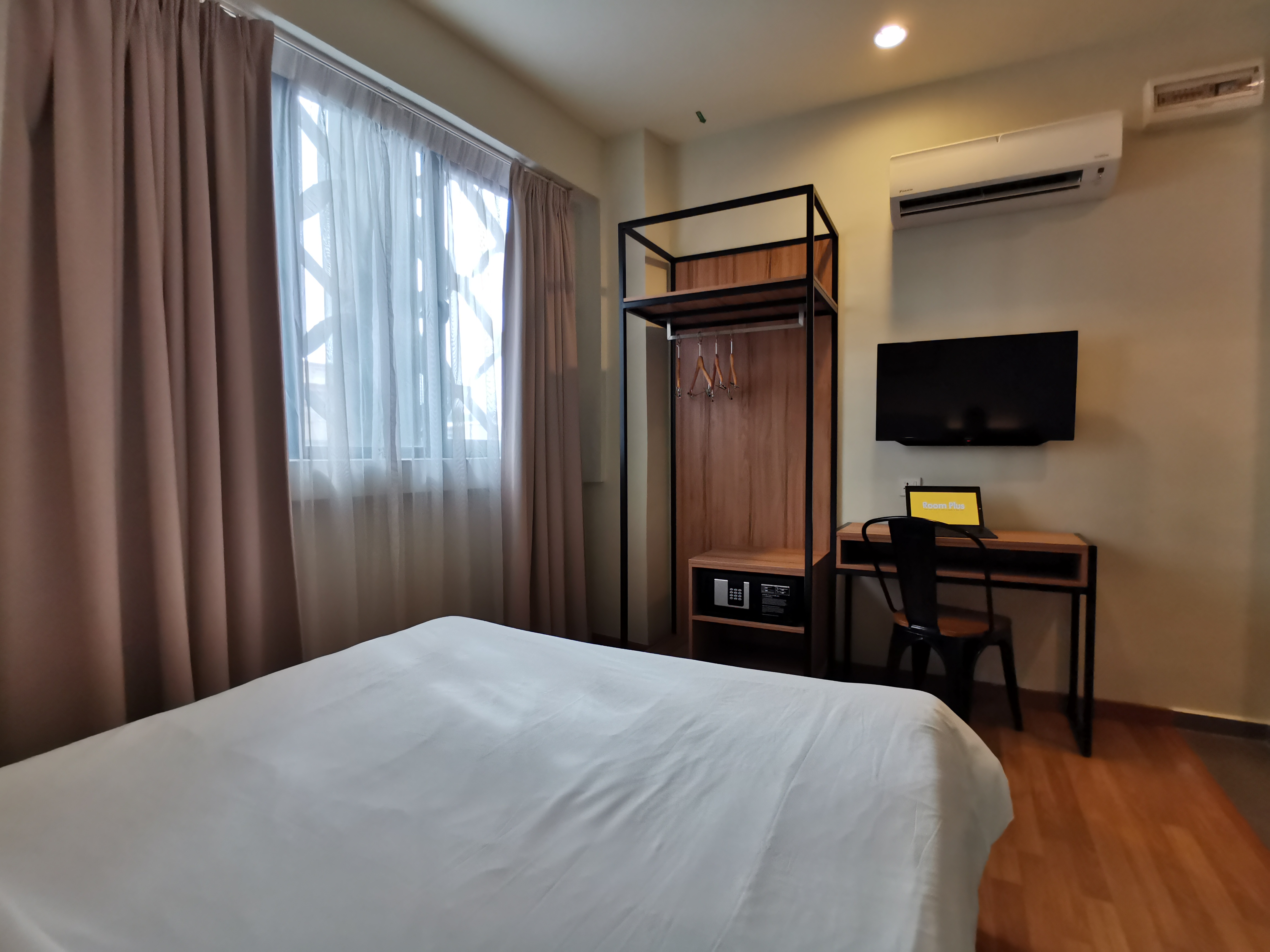 Room Plus BMMJ202