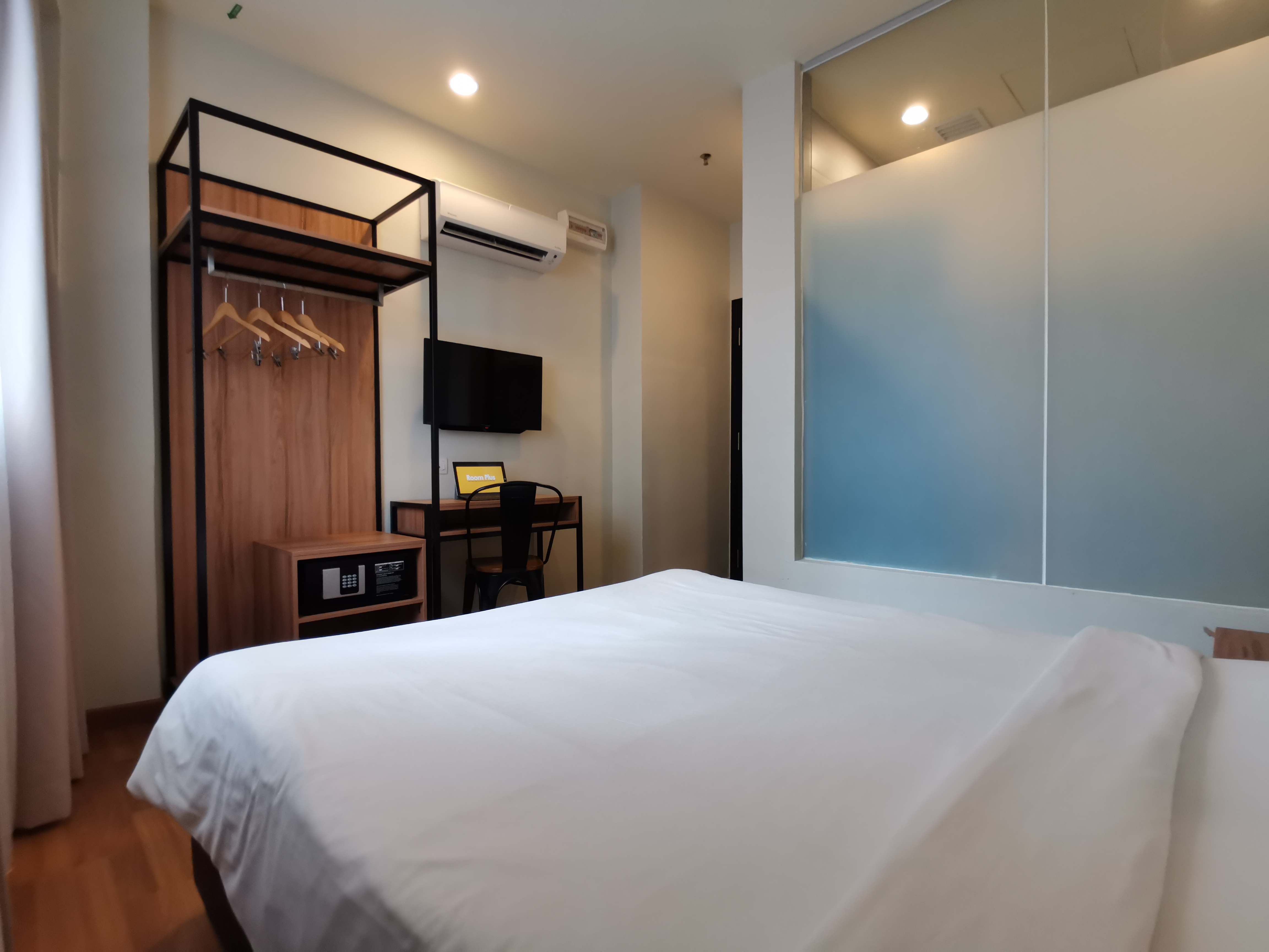 Room Plus BMMJ202
