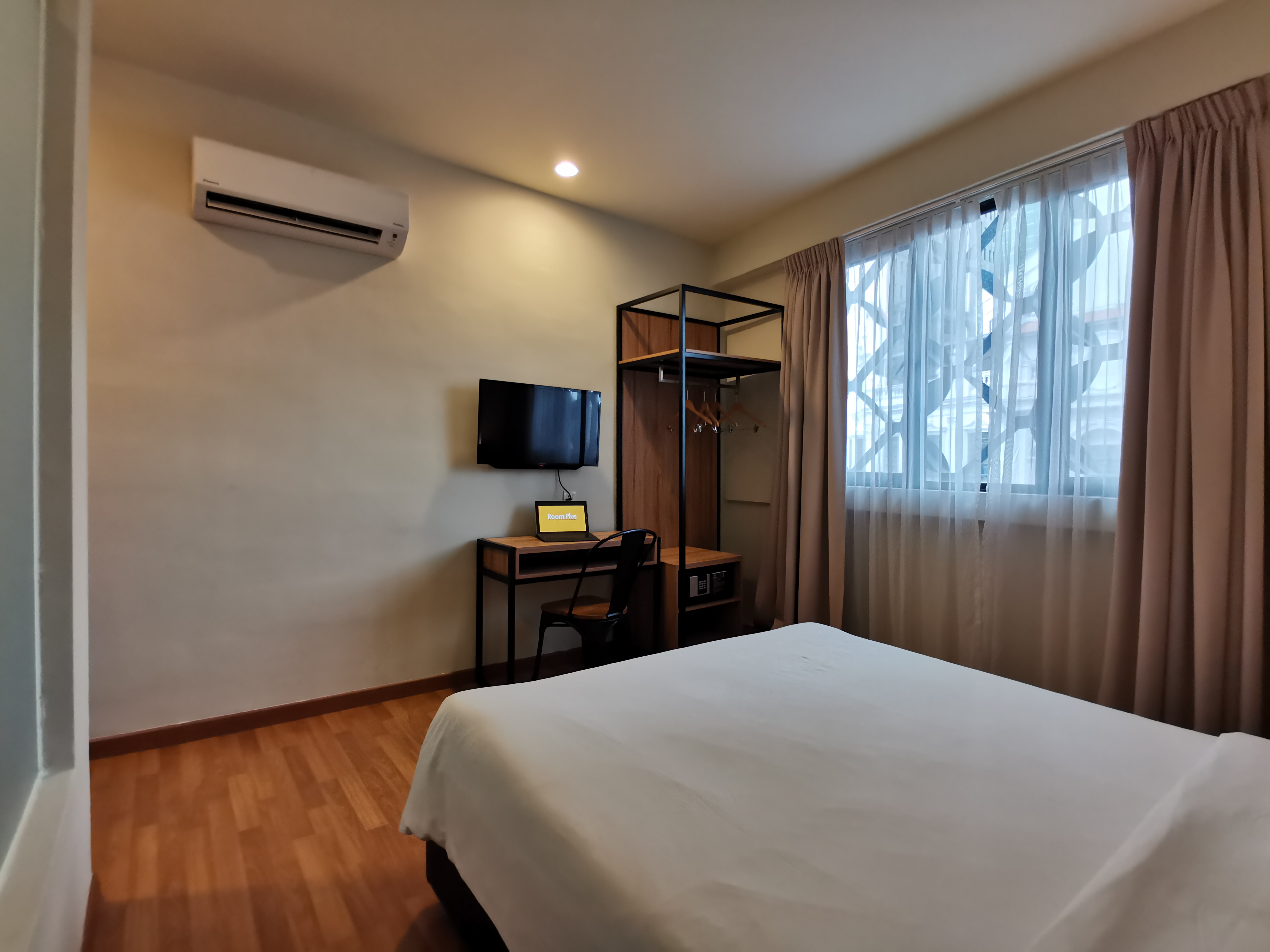 Room Plus BMMJ209