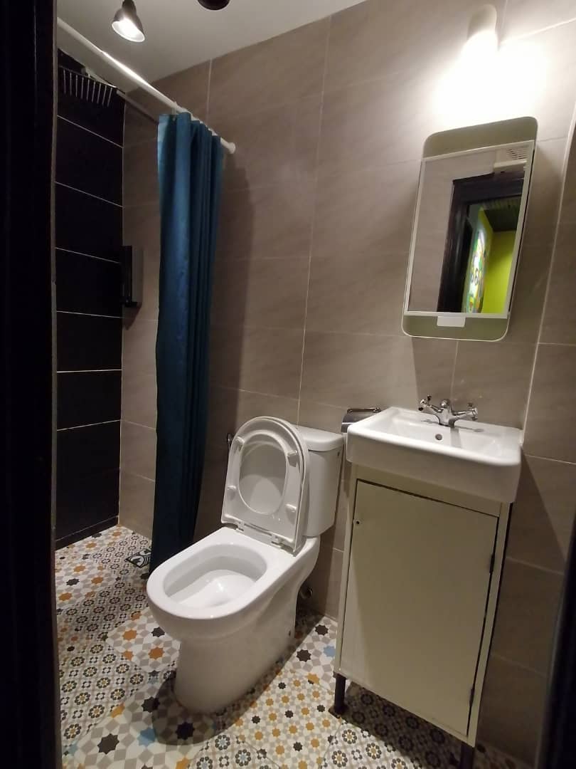 Room Plus Window Room with Private Bathroom TP2 102