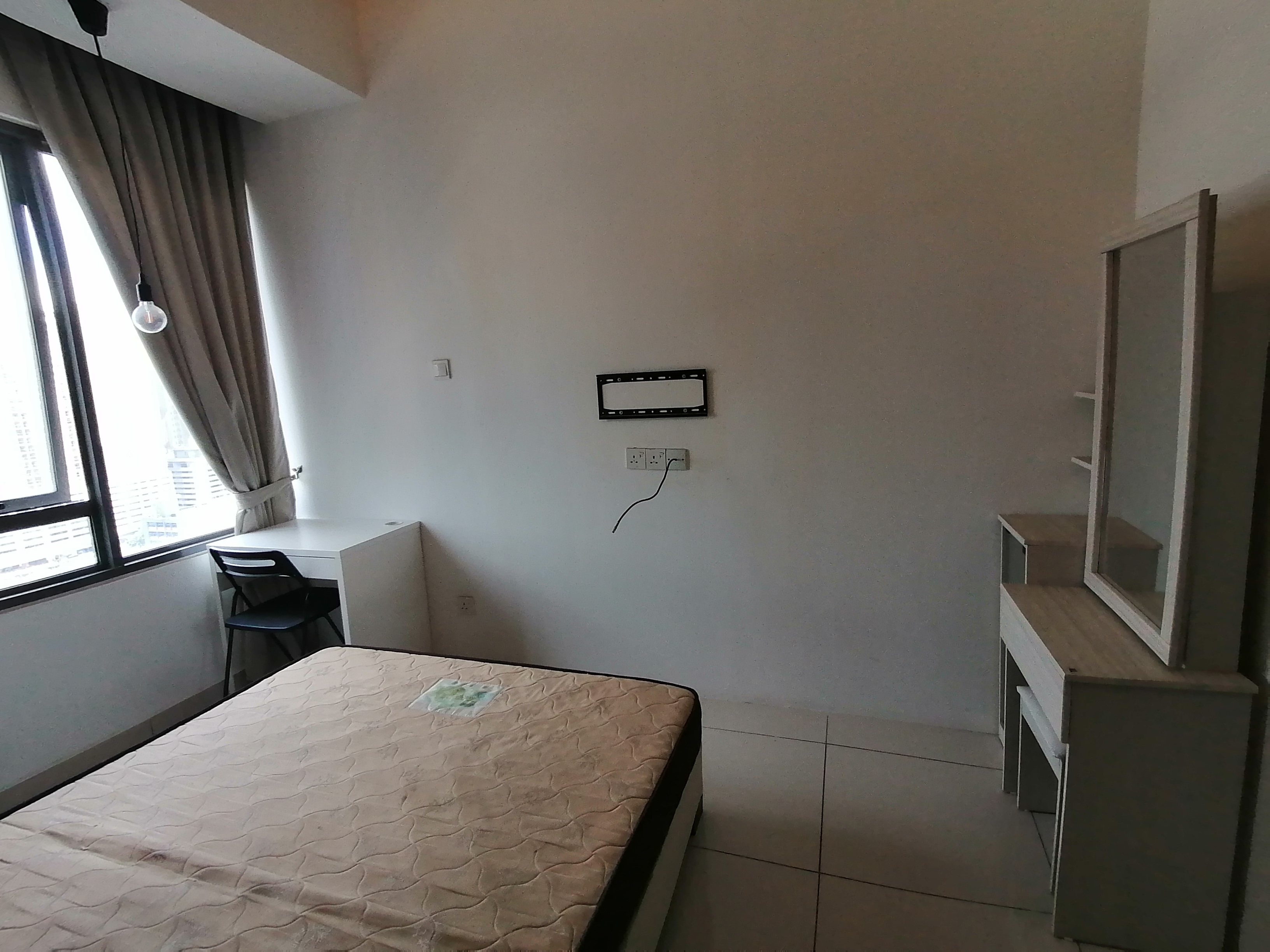 Room Plus DM1706R1  