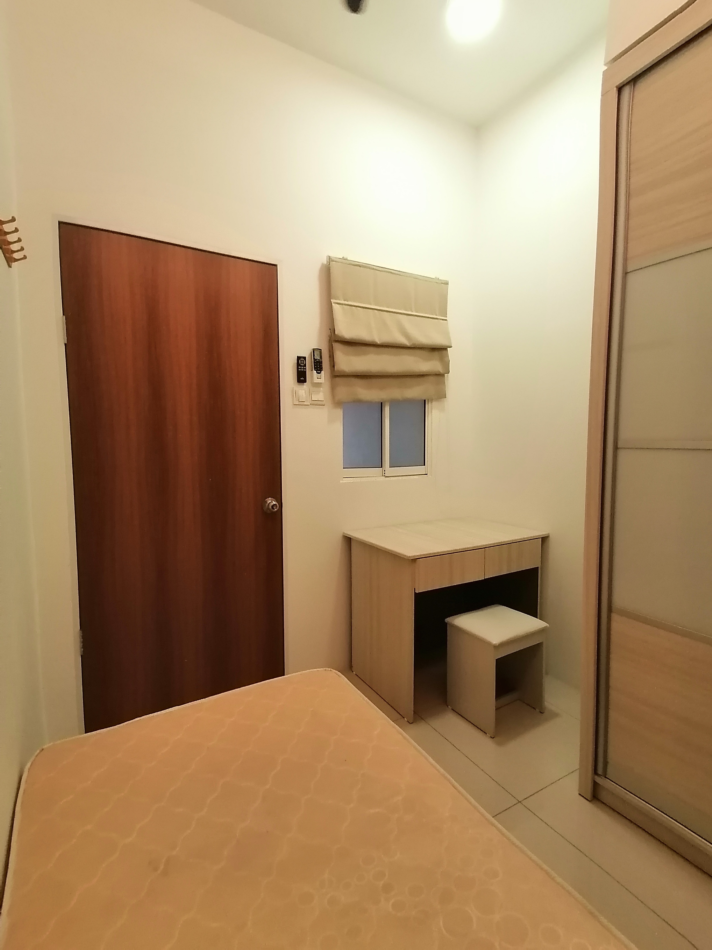 Room Plus DM1601R1 