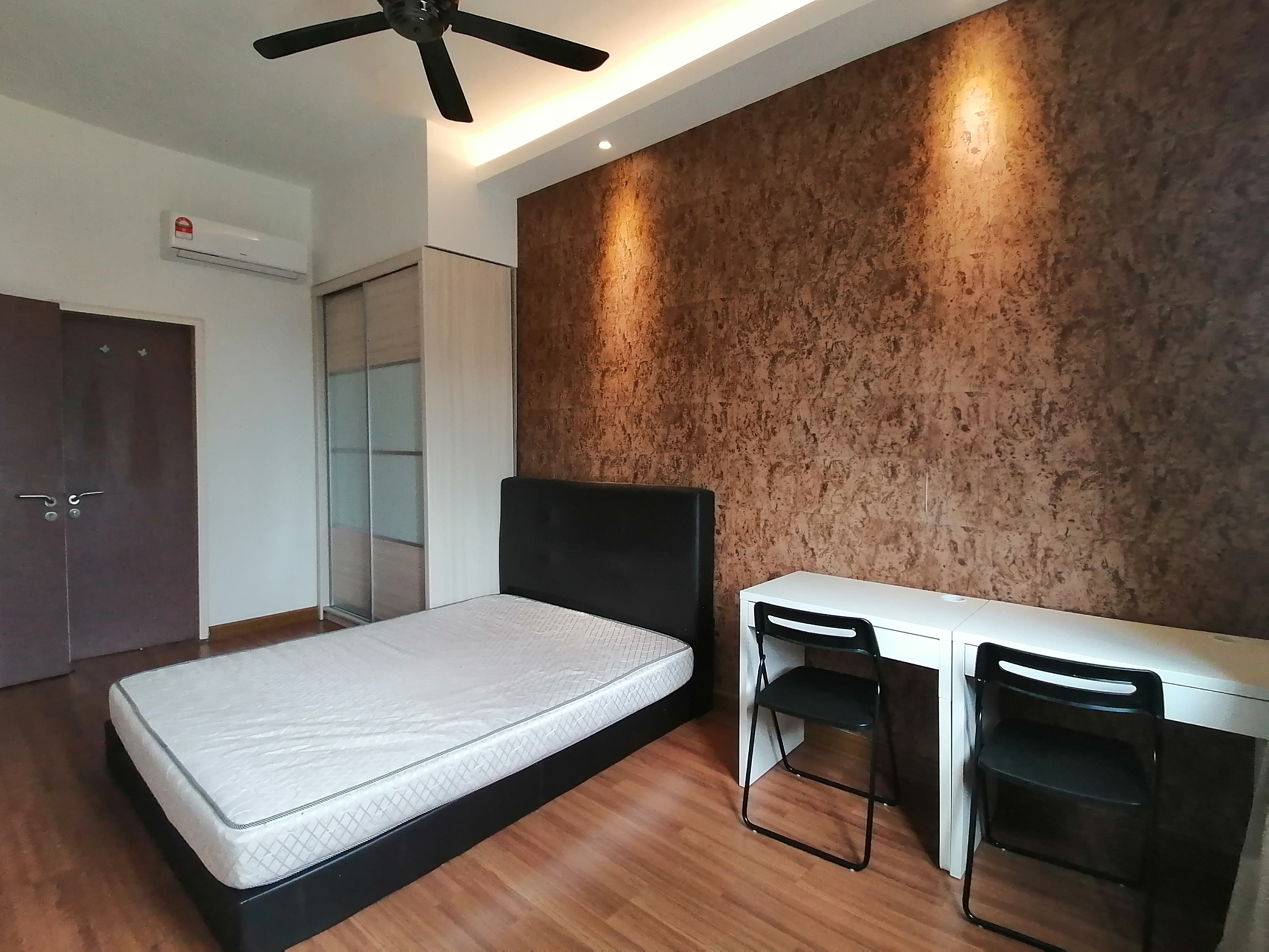 Room Plus DM1601R2  