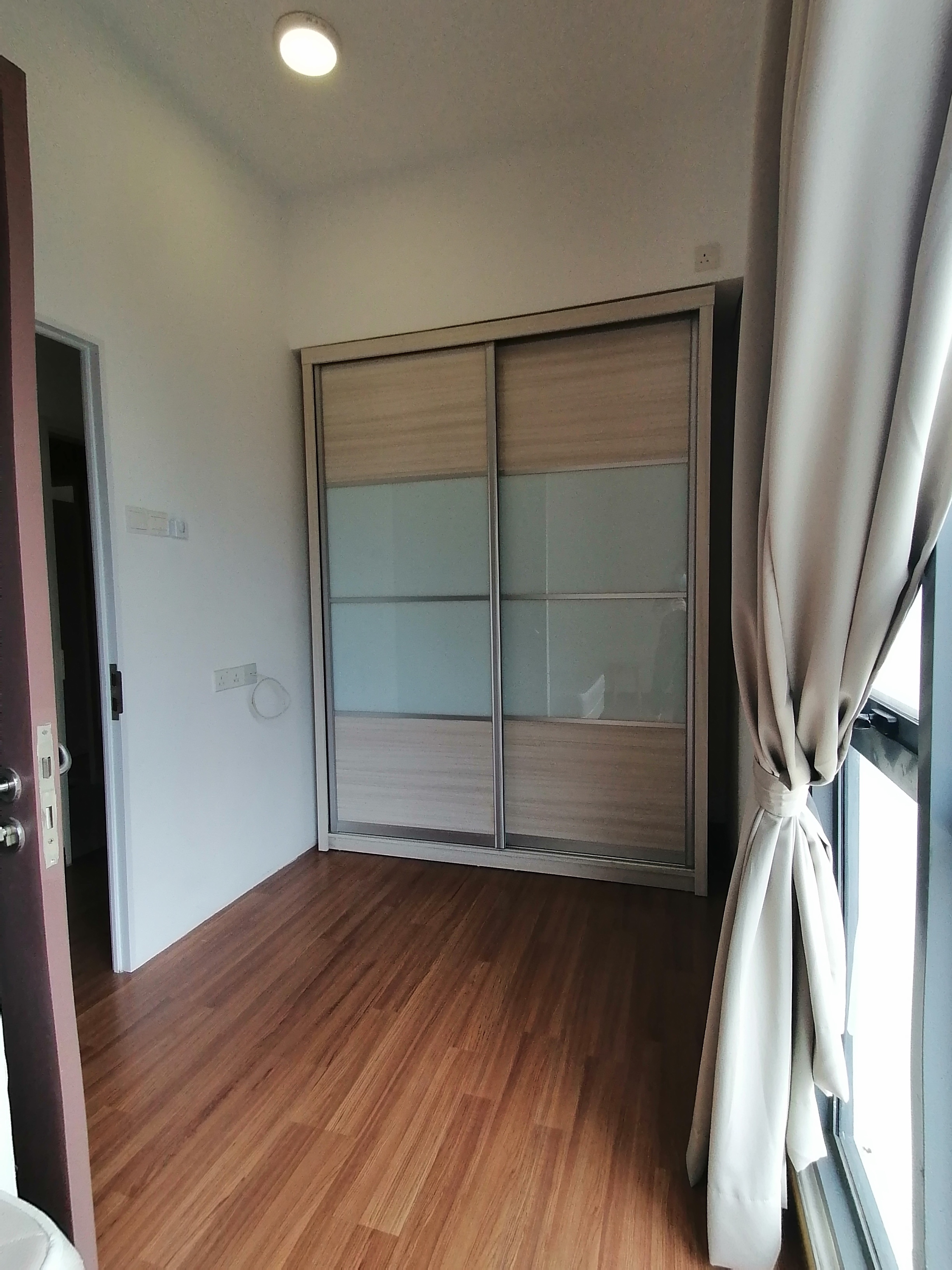 Room Plus DM1601R3  
