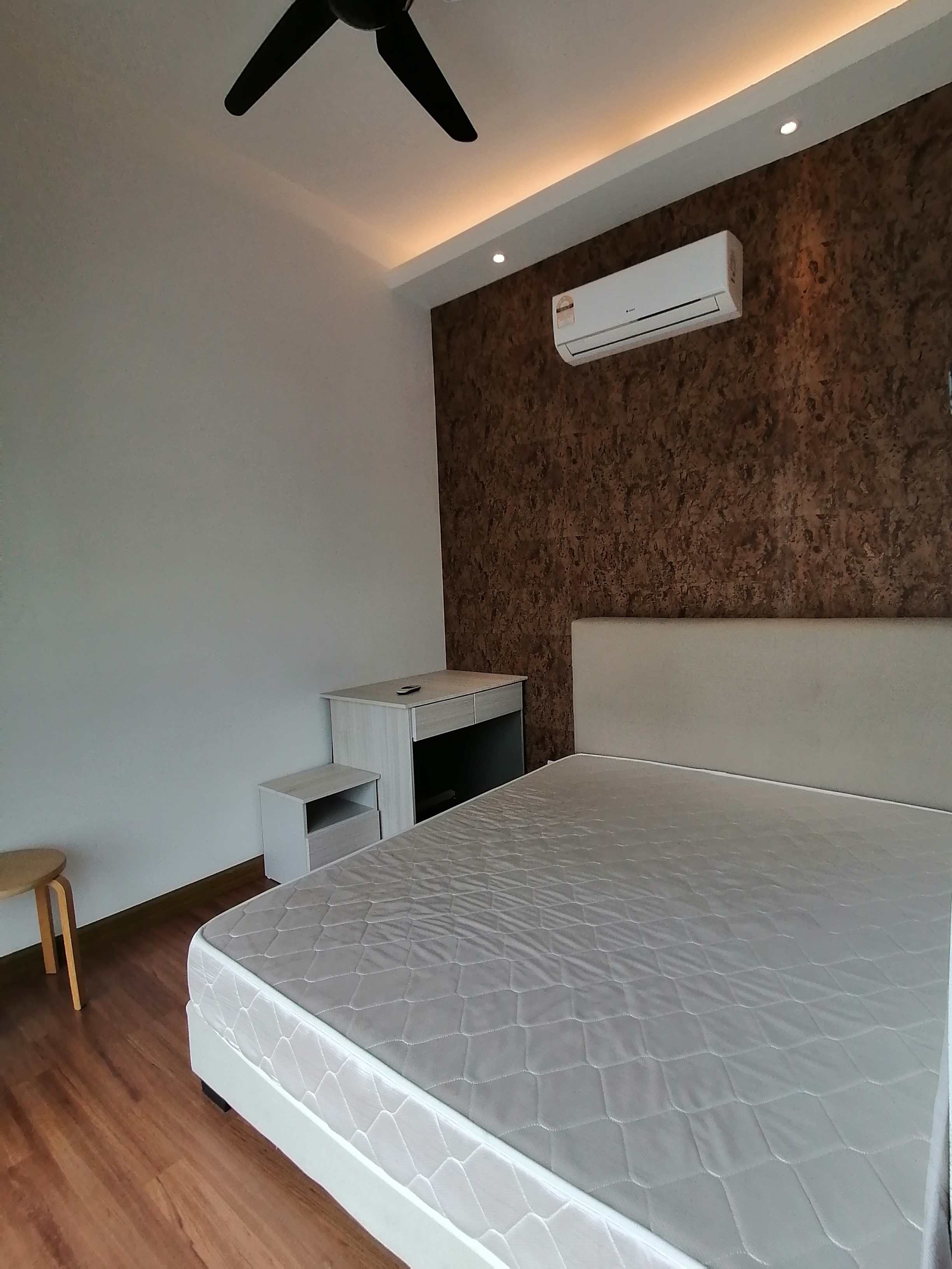Room Plus DM1601R3  