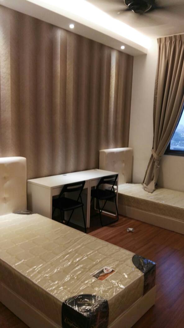 Room Plus DM1501R2 Private Room with 2 Single Bed