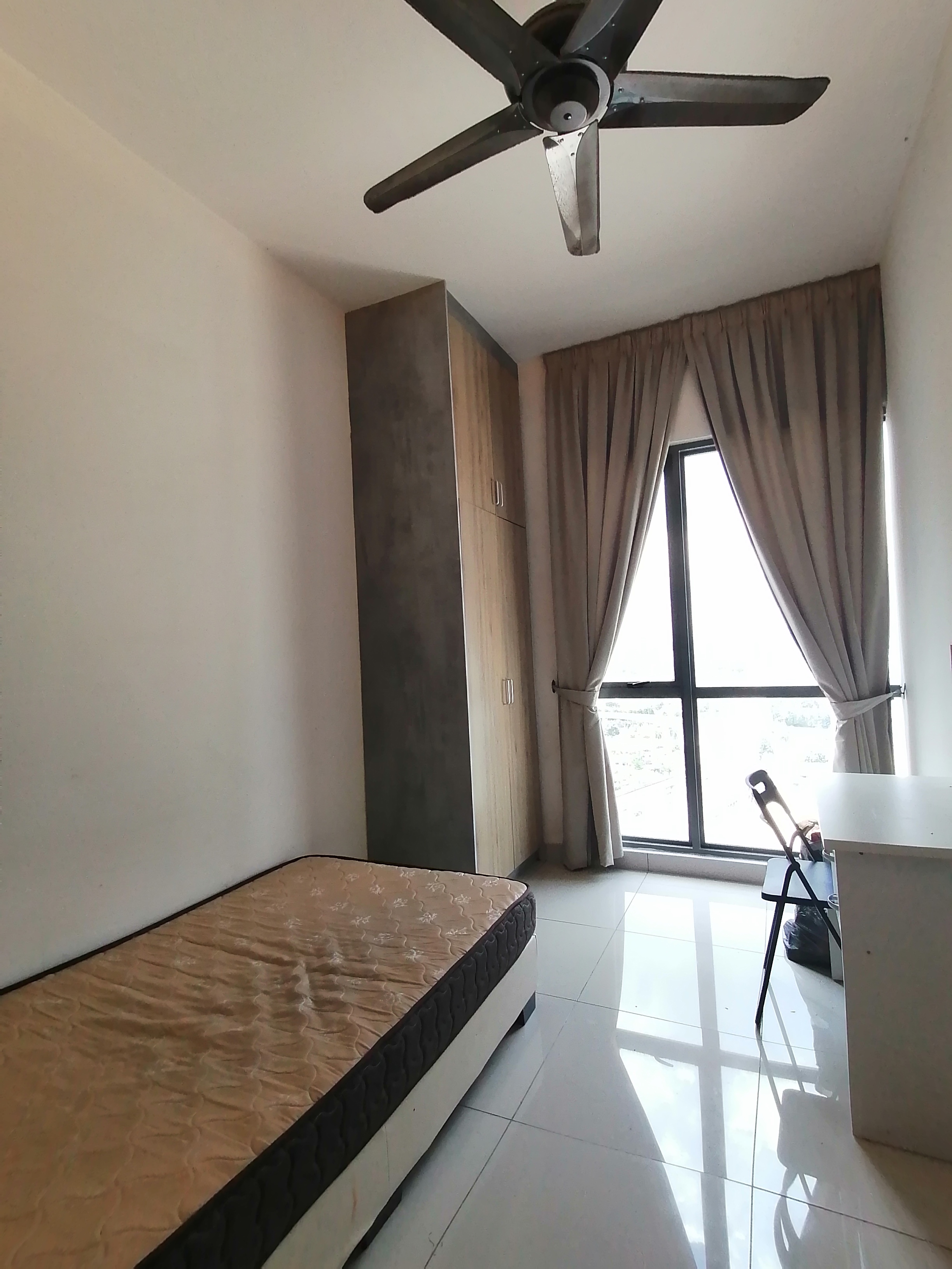 Room Plus DM1808R3 