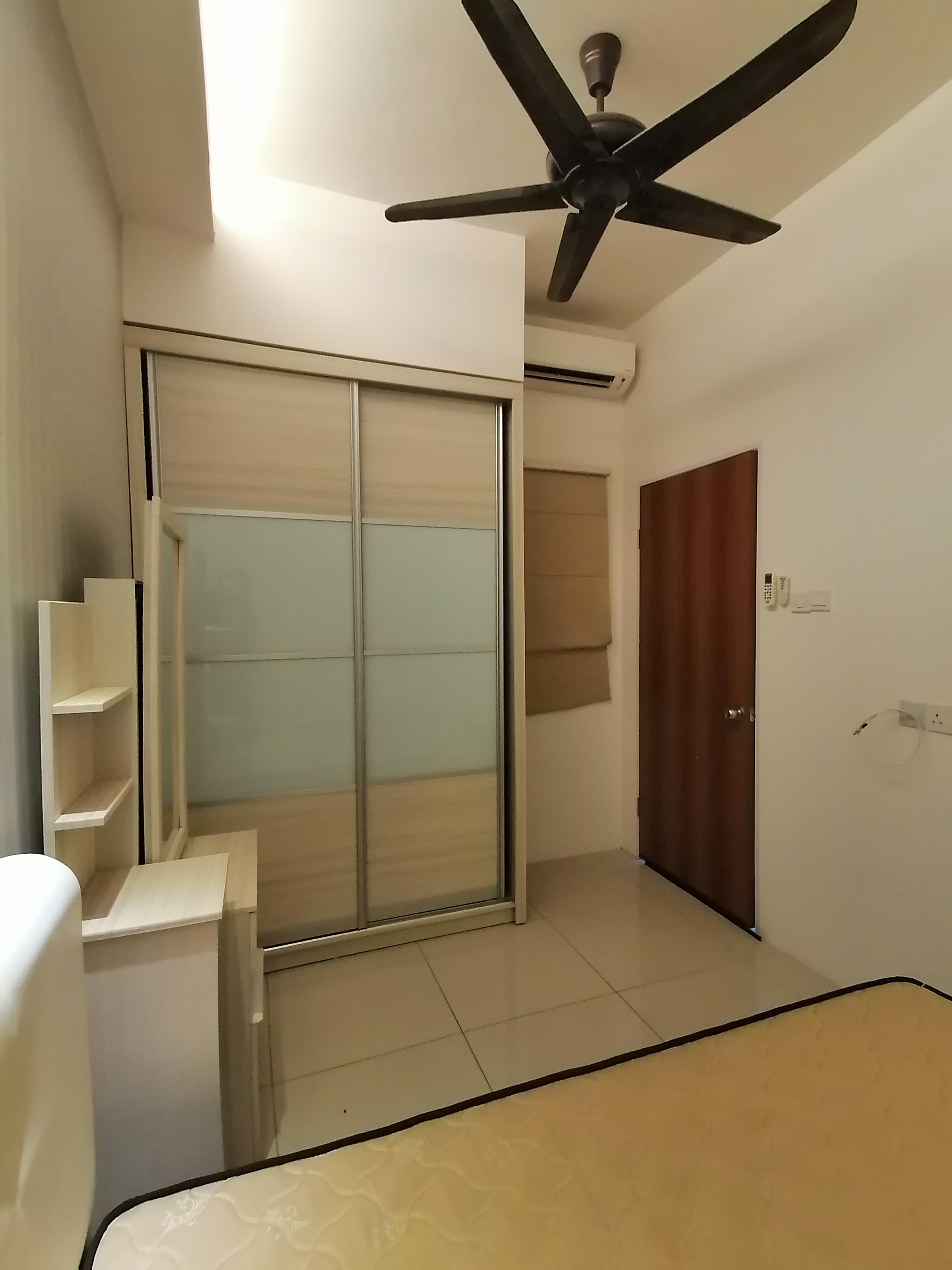Room Plus DM1808R5  