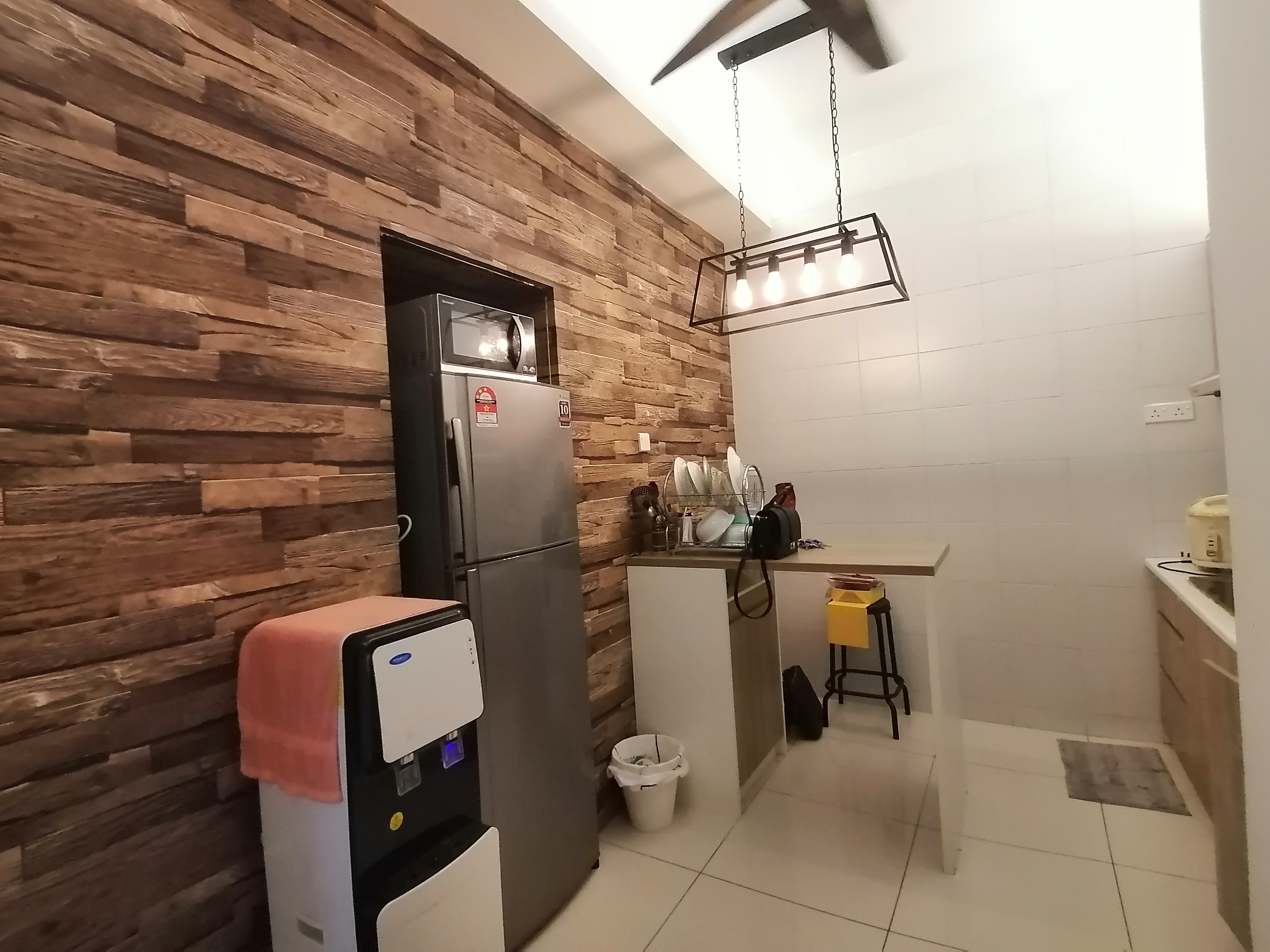 Room Plus DM1808R5  