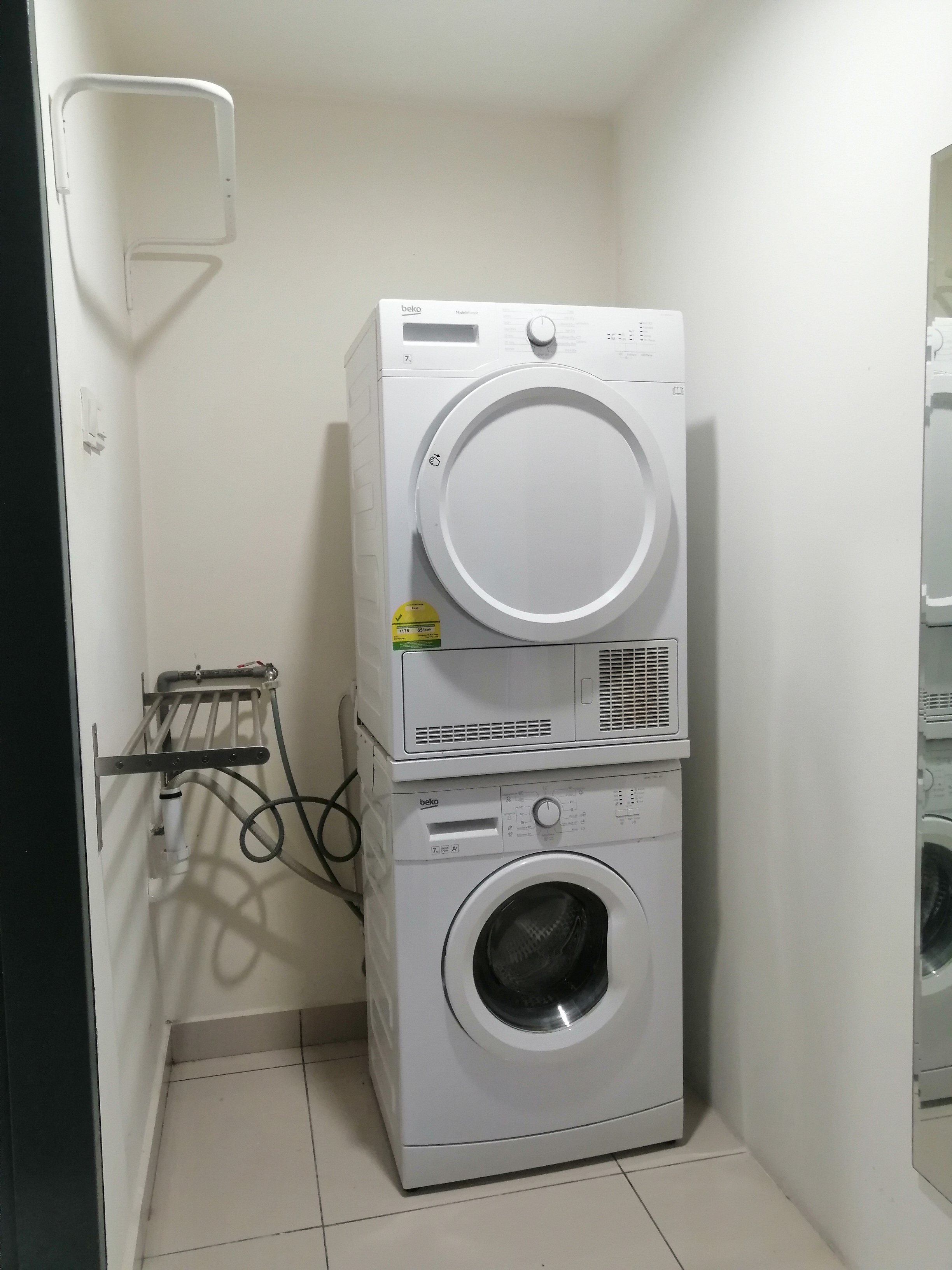 Room Plus DM1802R1  