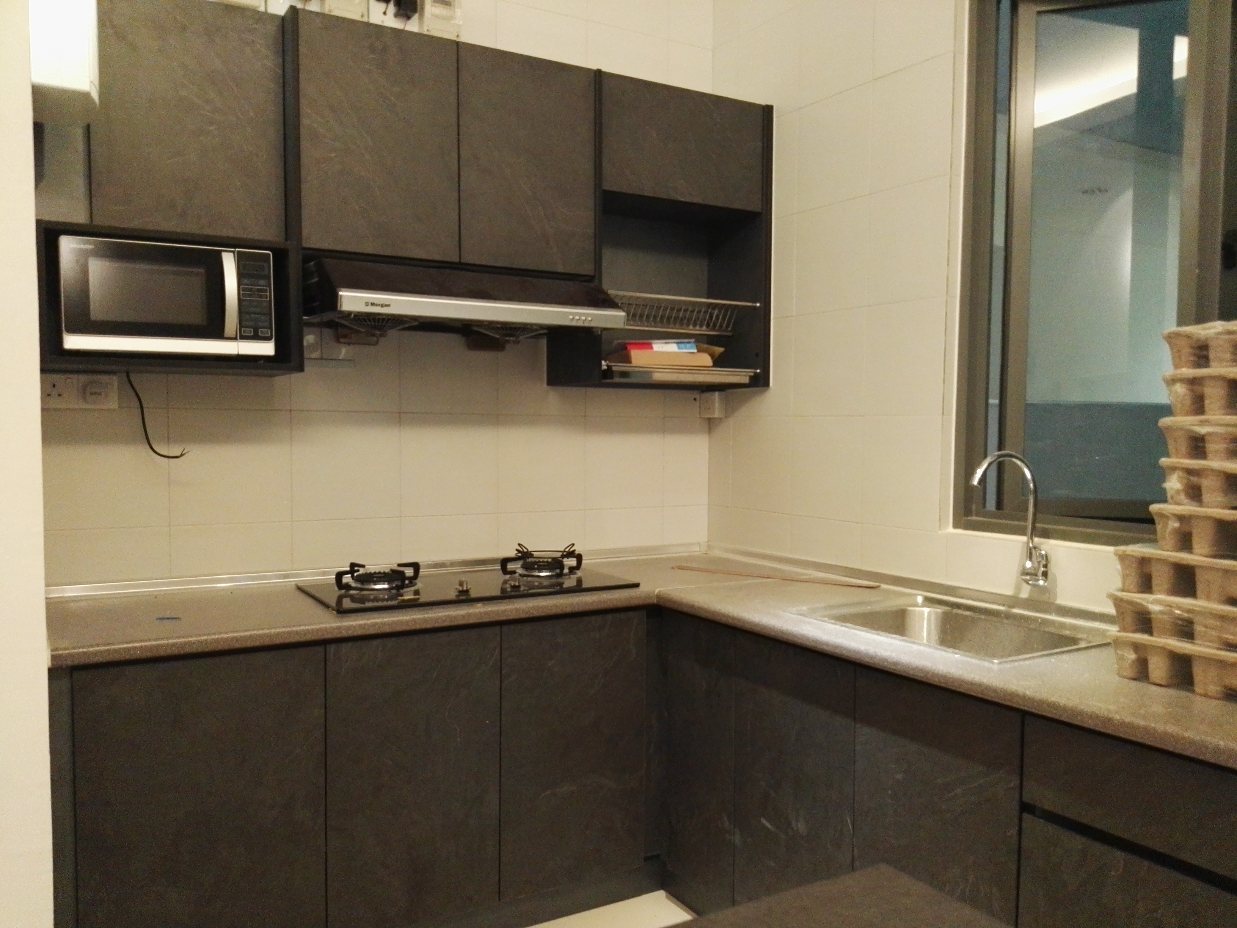 Room Plus DM1802R3  