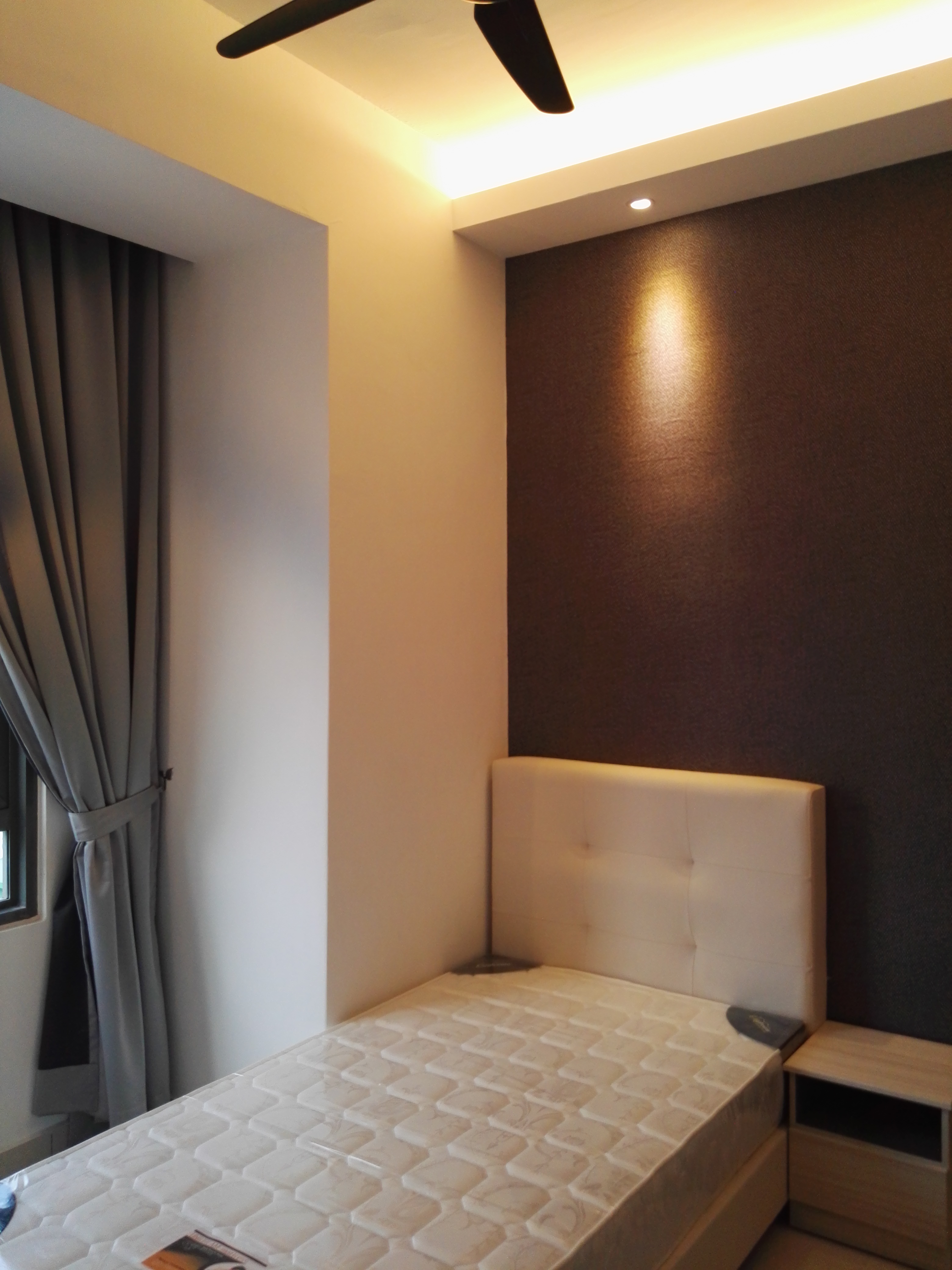Room Plus DM1802R2  