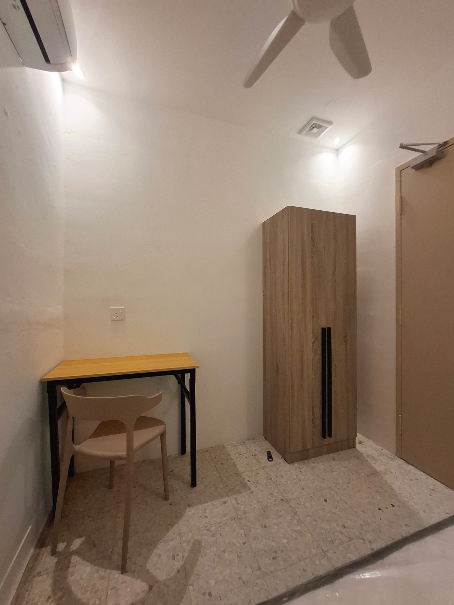 Room Plus 104 13TP23-2