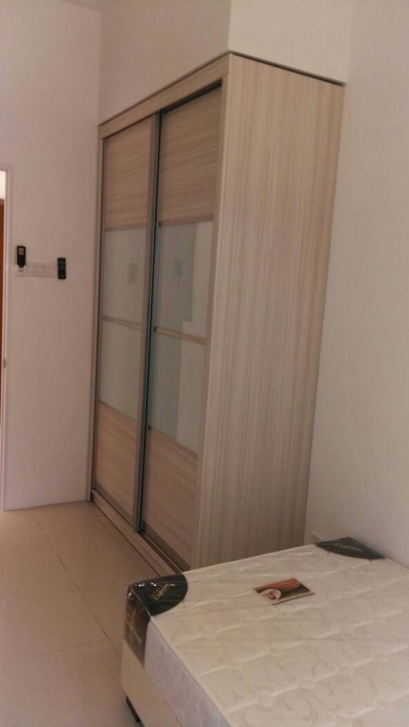 Room Plus DM1501R5 Private Room with Super Single Bed