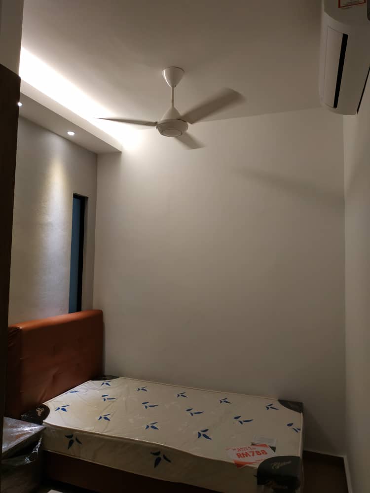 Room Plus TPM05 Private Room with Queen Bed