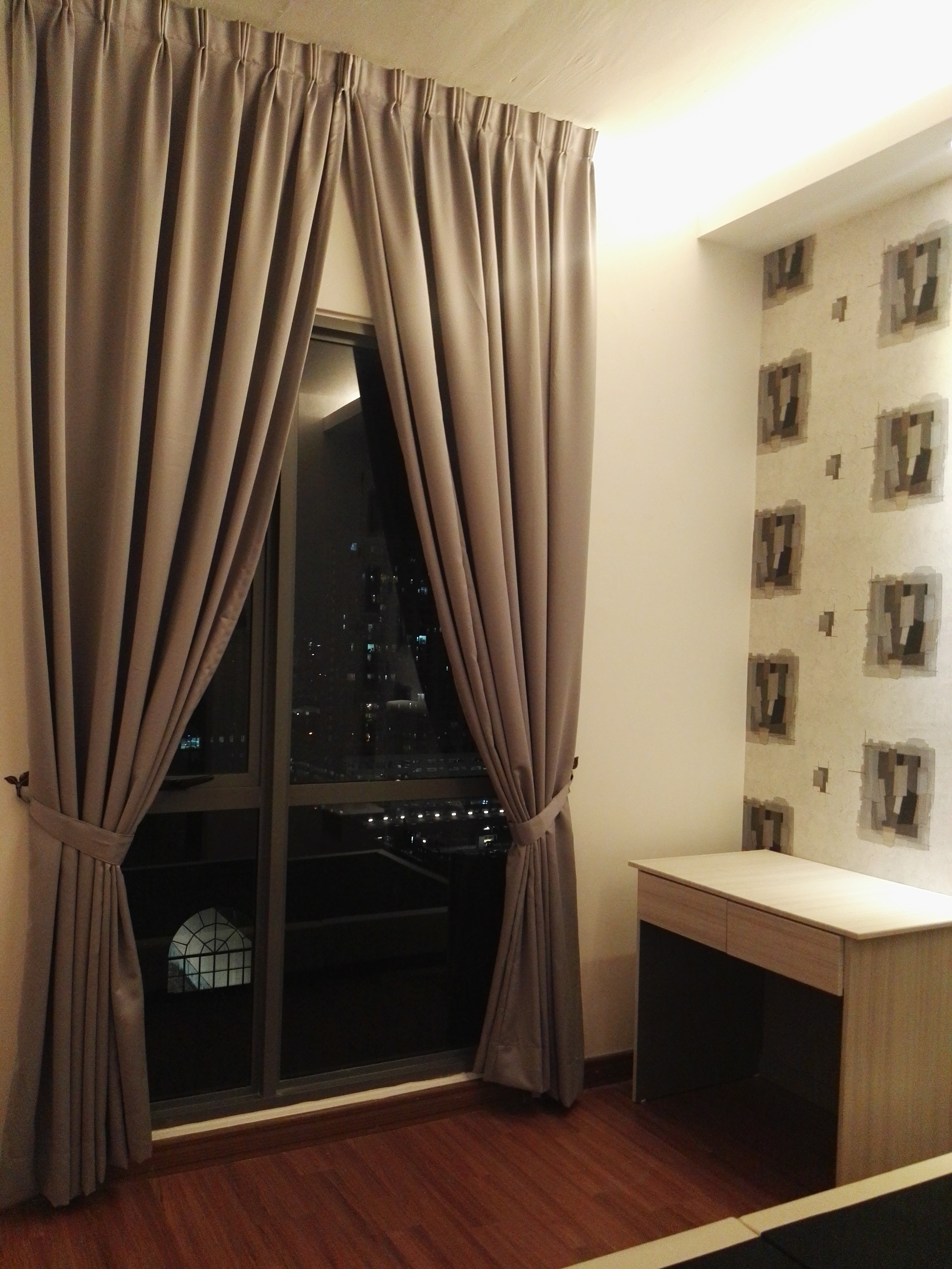 Room Plus DM1708R2 Private Room with Queen Bed
