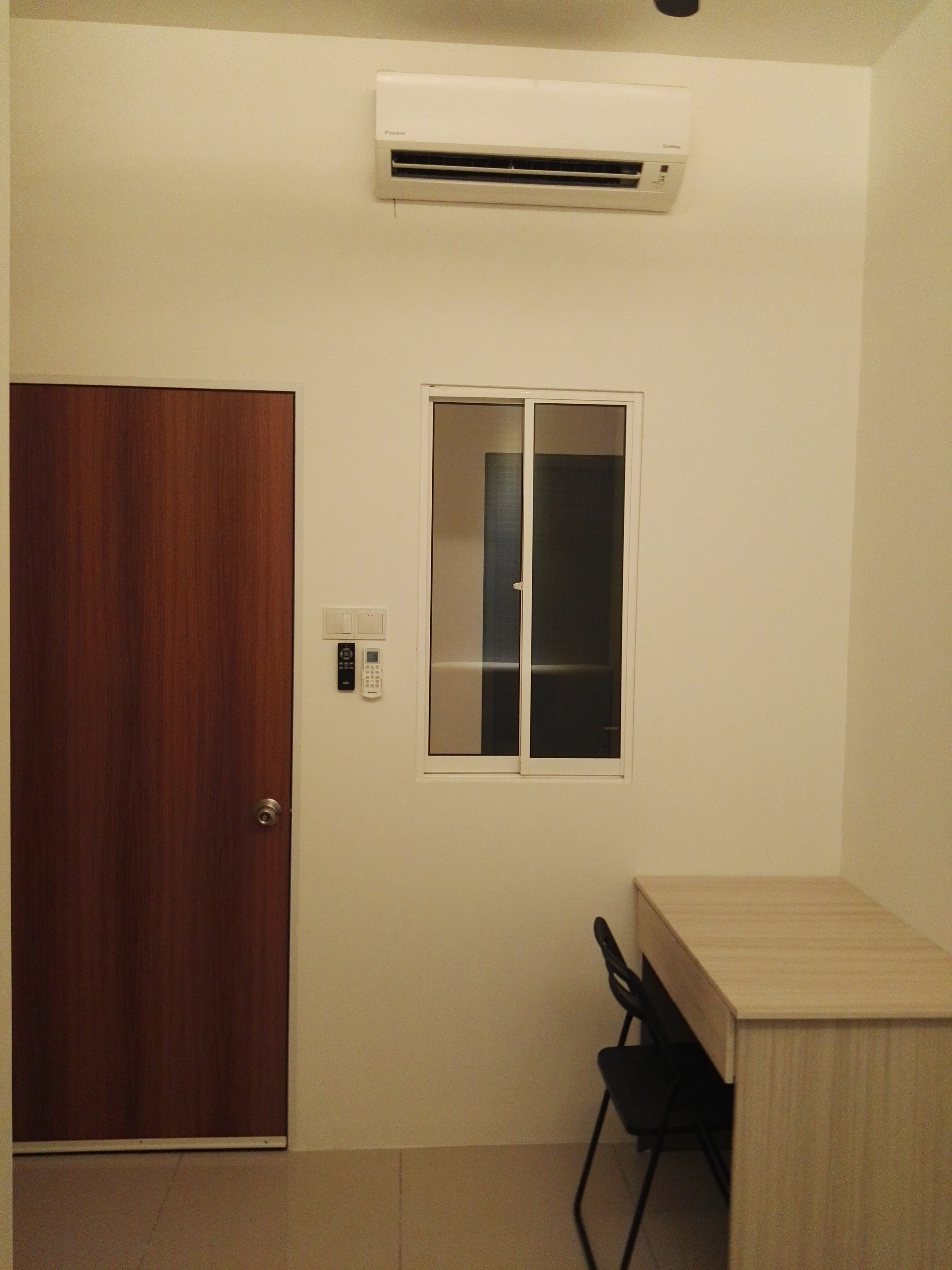 Room Plus DM1708R6 Private Room with Super Single Bed