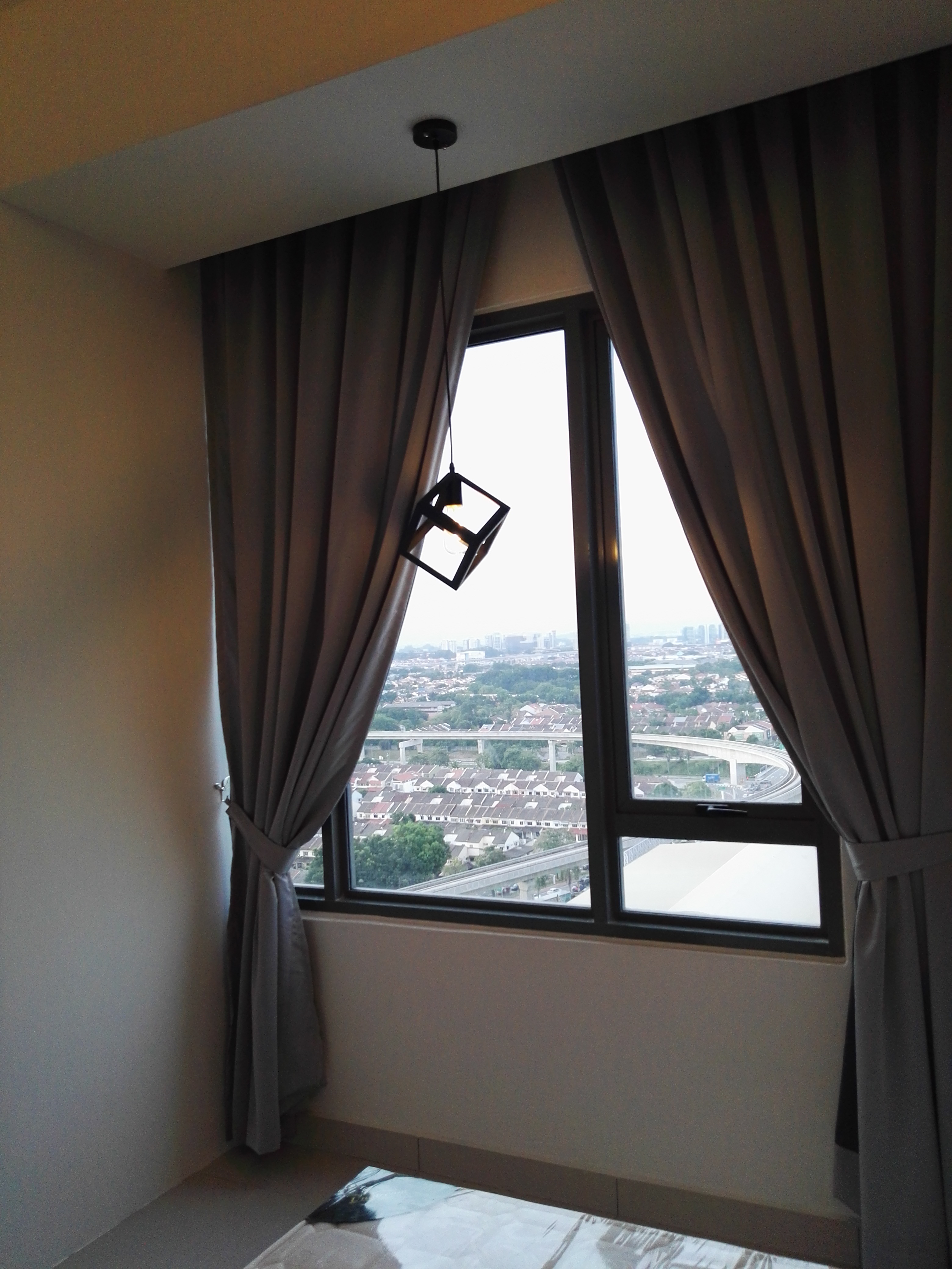 Room Plus DM1802R2 Private Room with Super Single Bed