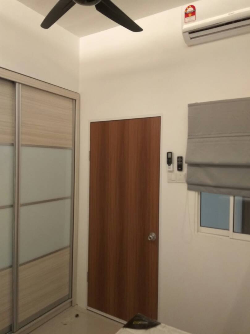 Room Plus DM1802R4 Private Room with Super Single Bed