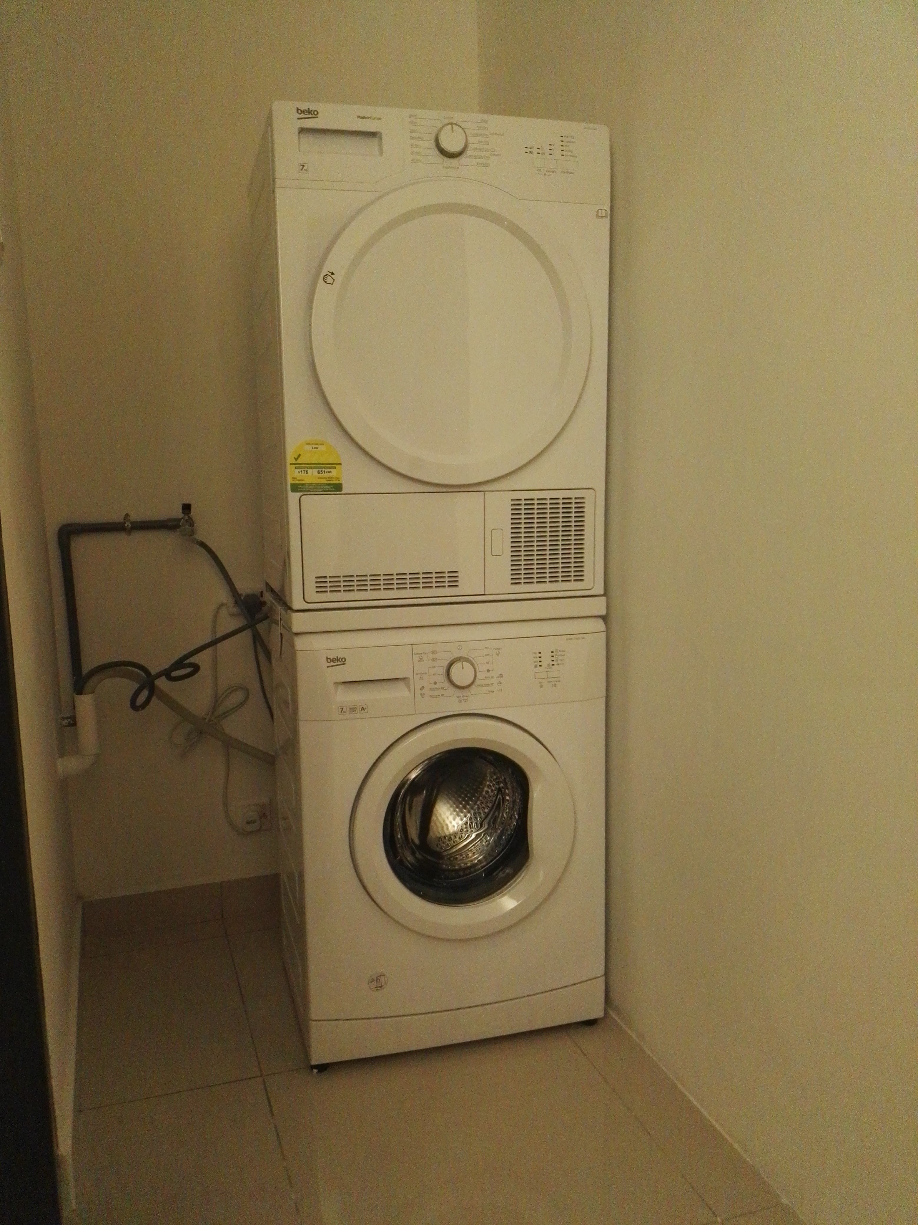 Room Plus DM1802R4 Private Room with Super Single Bed