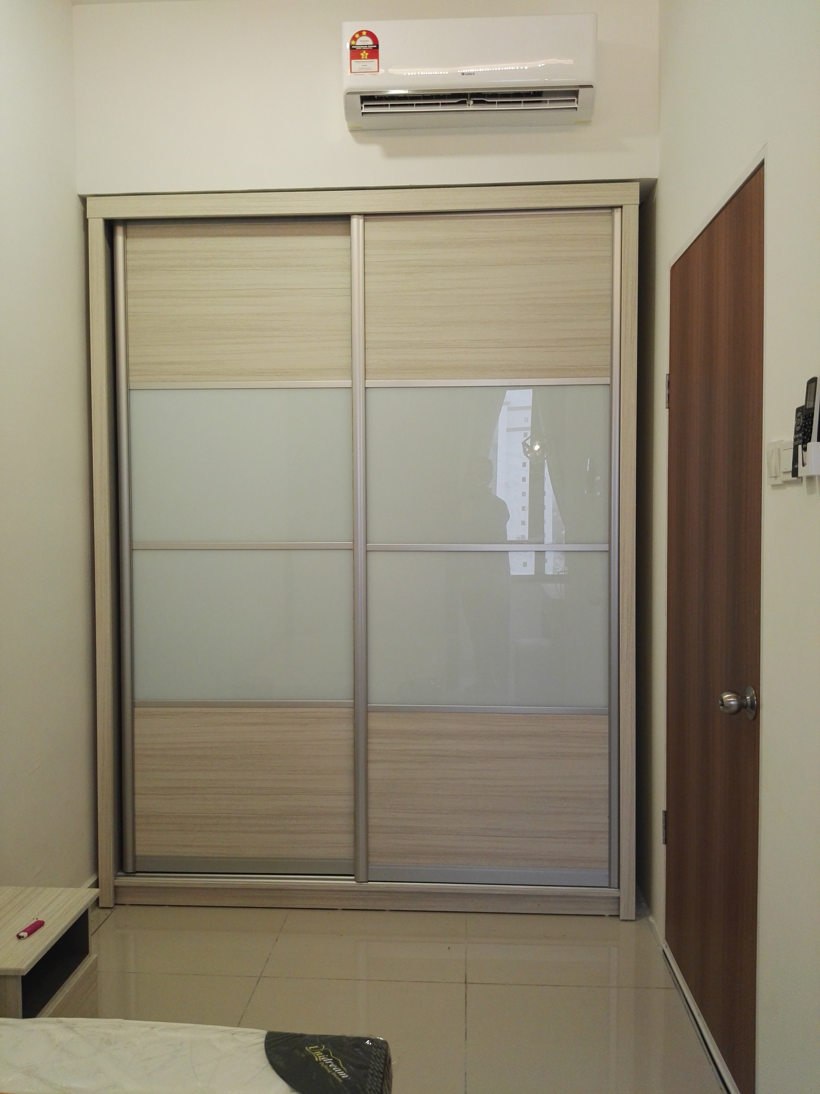 Room Plus DM1803R4 Private Room with Super Single Bed