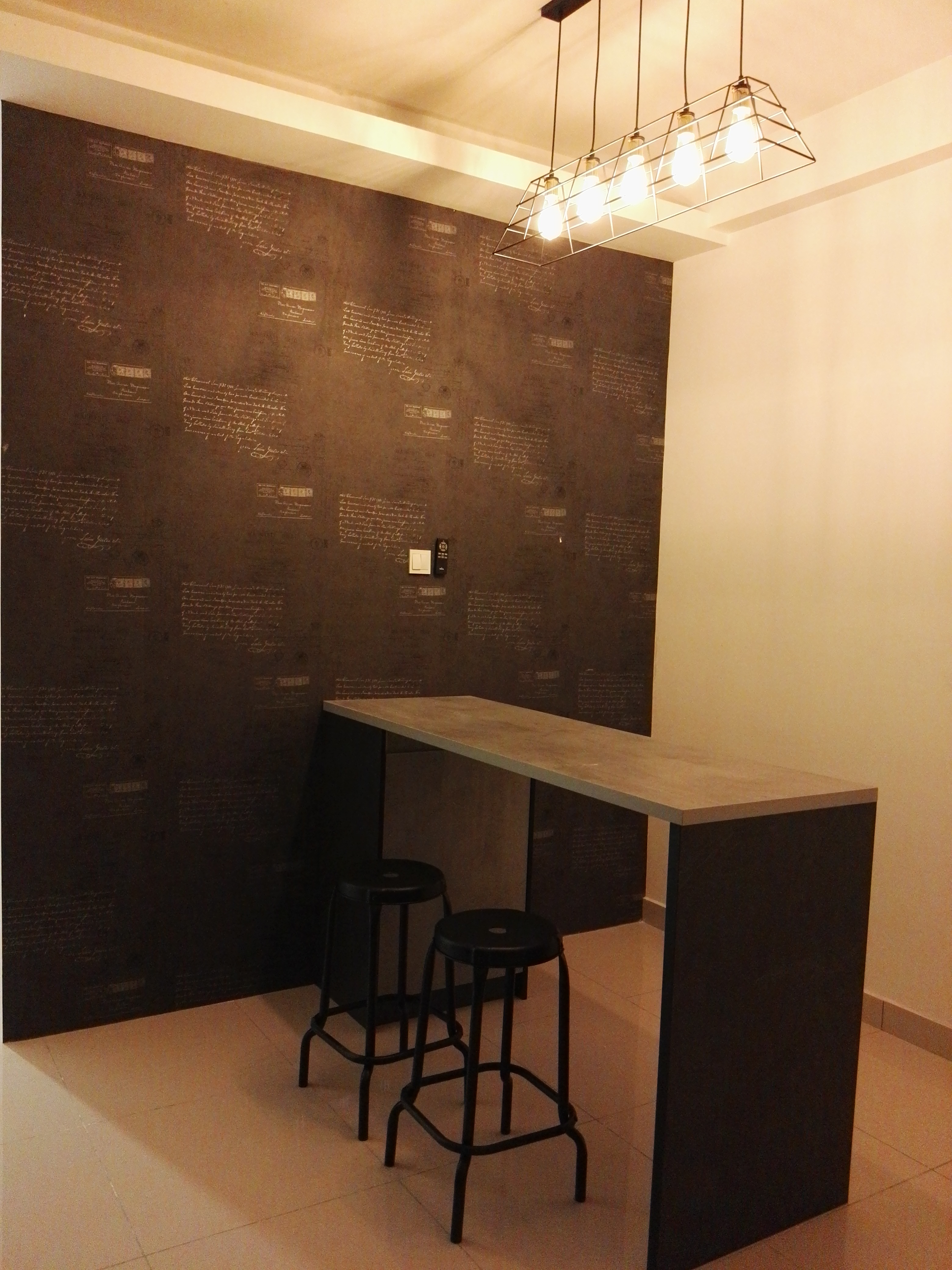 Room Plus DM1806R2 Private Room with Queen Bed
