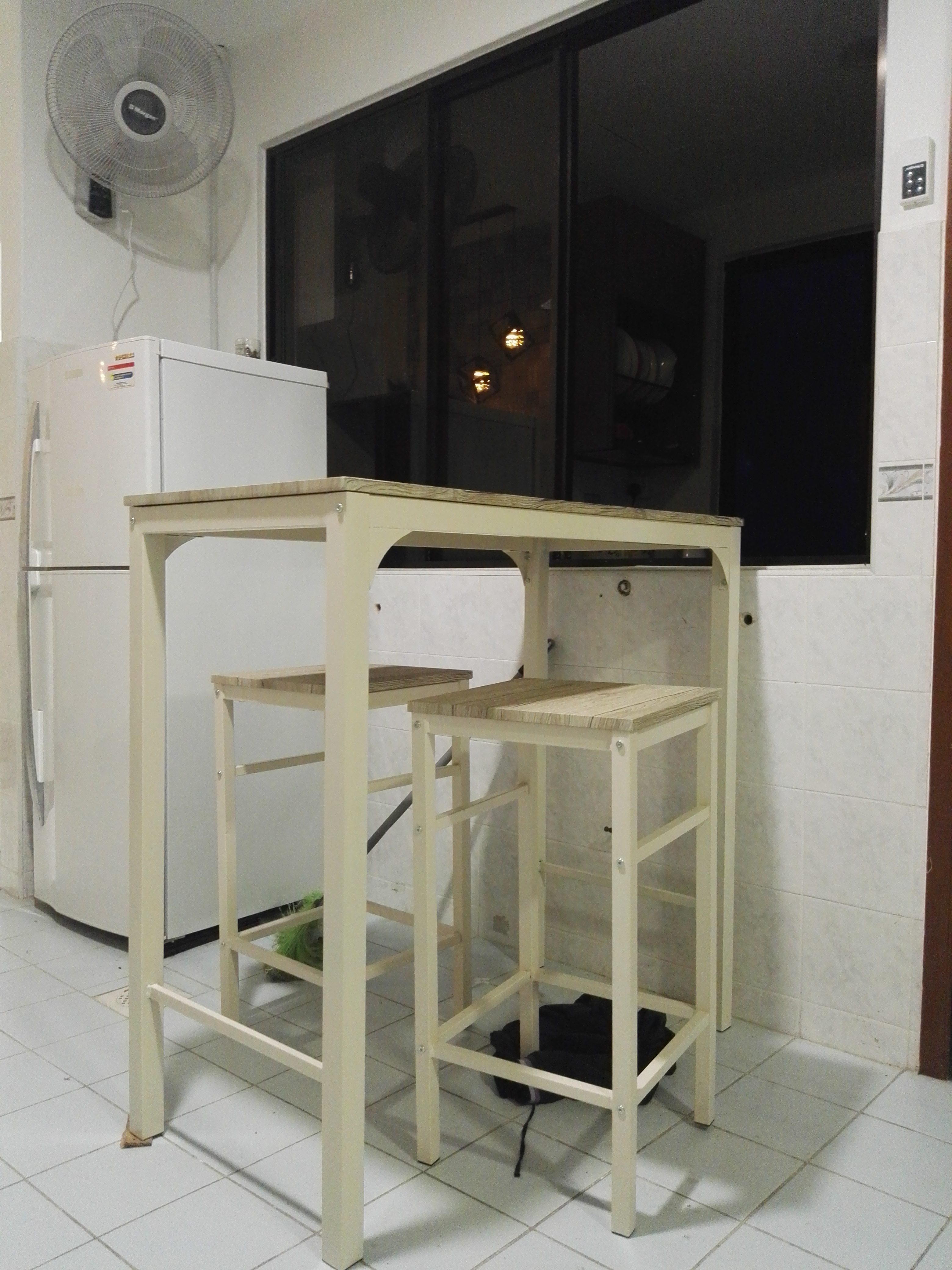 Room Plus CHSE126R2 Private Room with Queen Bed