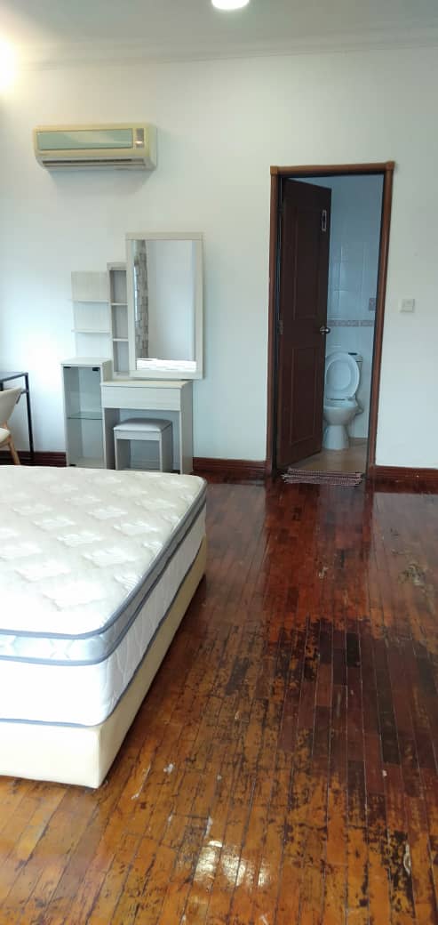 Room Plus CHSU227R1 Private Room with King Bed