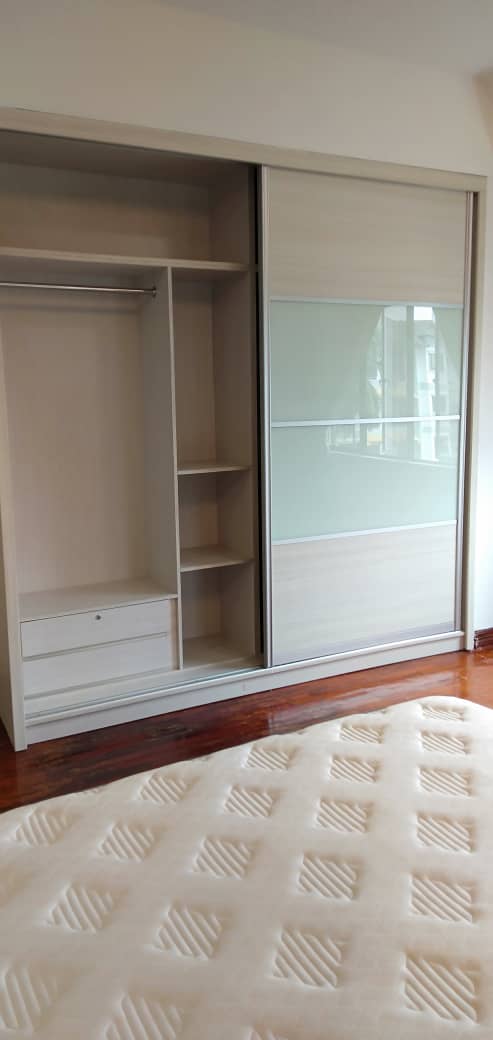 Room Plus CHSU227R1 Private Room with King Bed