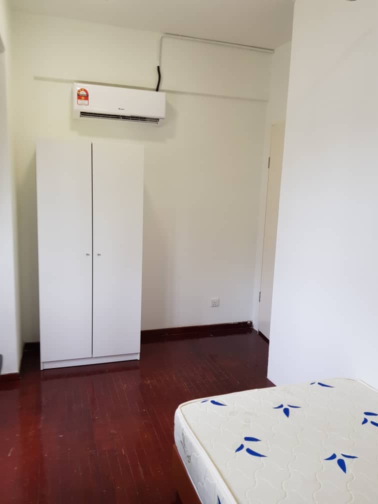 Room Plus CHSU712R1A Private Room with Super Single Bed