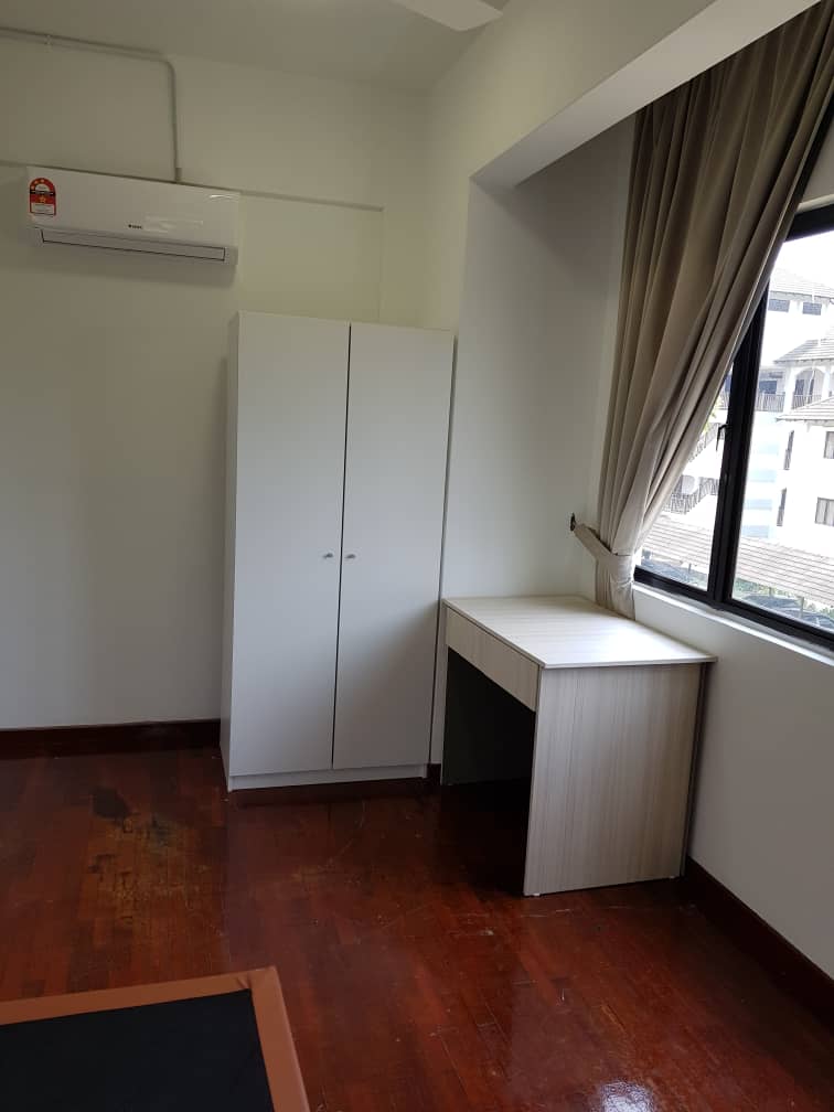 Room Plus CHSU717R1A Private Room with Super Single Bed