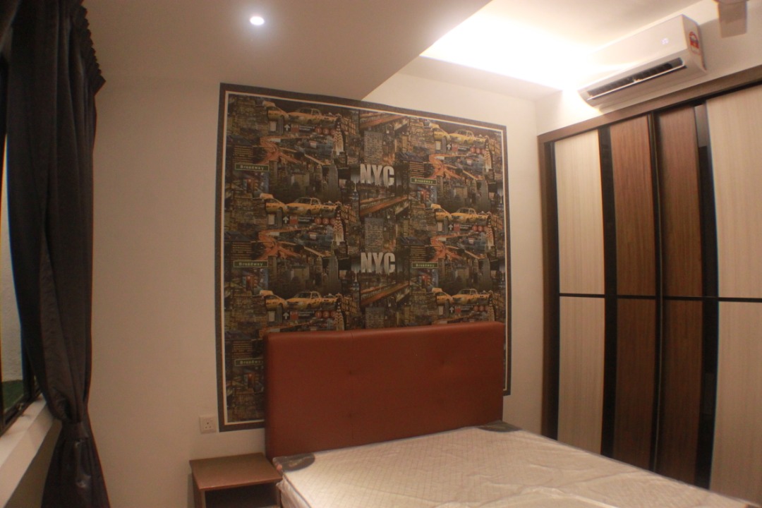 Room Plus TP102 Private Room with Queen Bed