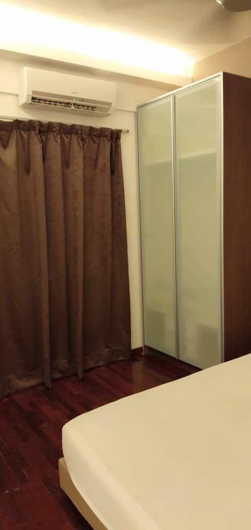 Room Plus CHSU726R3 Private Room with Queen Bed
