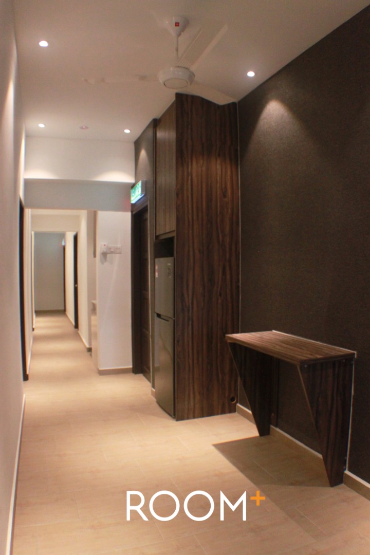 Room Plus TP102 Private Room with Queen Bed