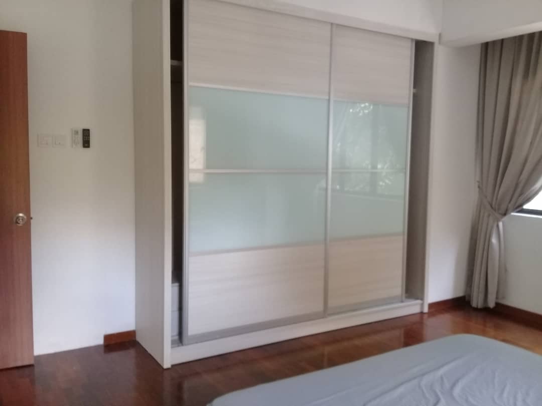 Room Plus CHSU727R1 Private Room with King Bed