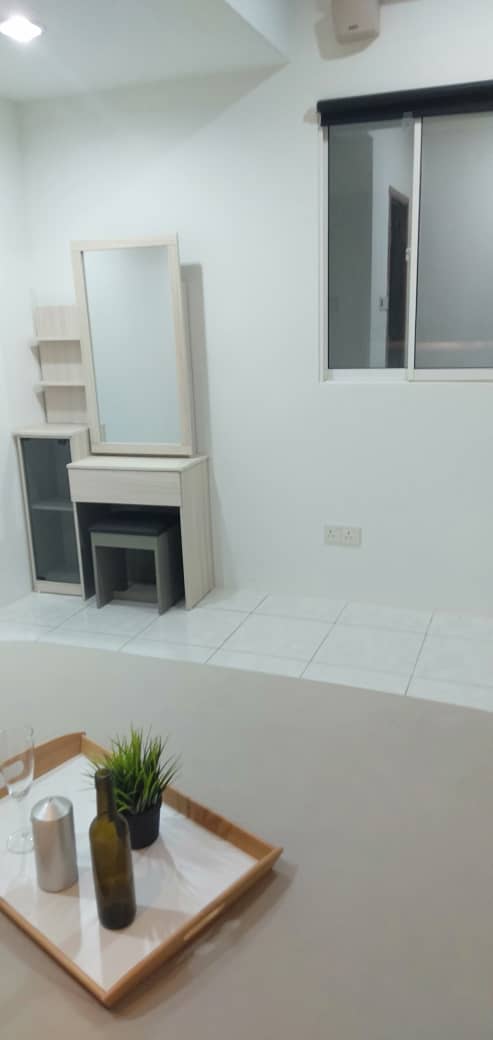 Room Plus CHSU732R5 Private Room with Queen Bed