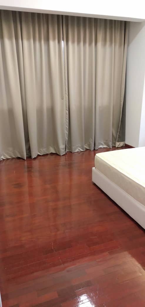  Room Plus CHST117R1 Private Room with King Bed