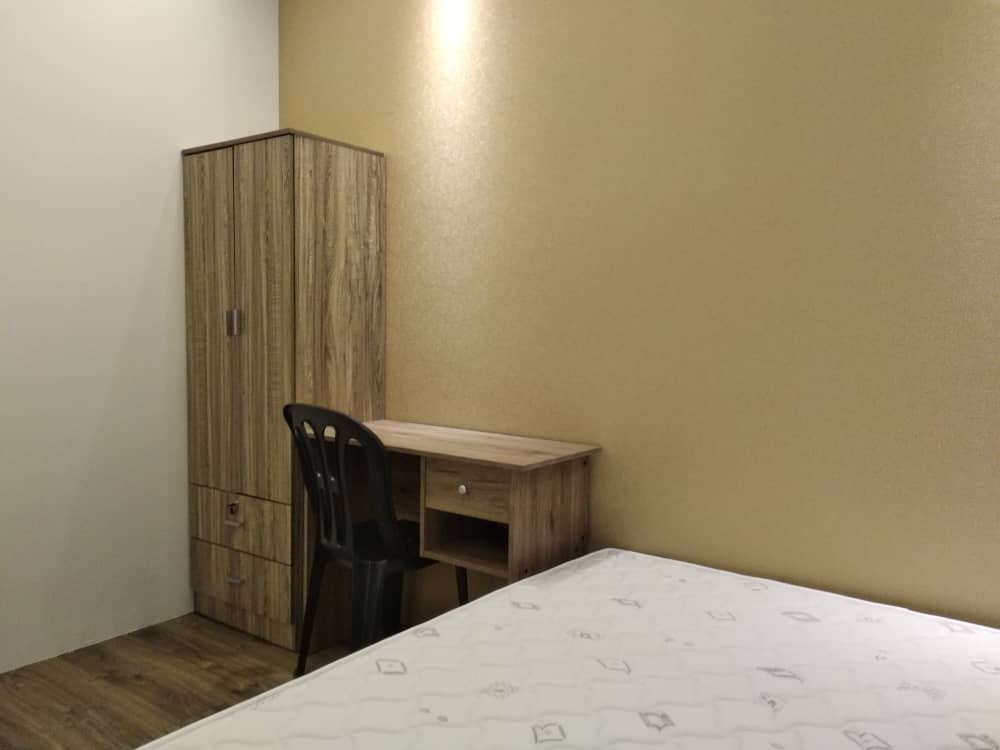 Room Plus CRA0307R5 Private Room with Single Bed