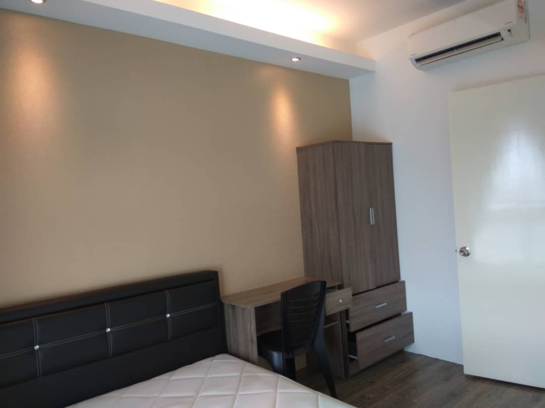 Room Plus CRB1702R5 Private Room with Single Bed