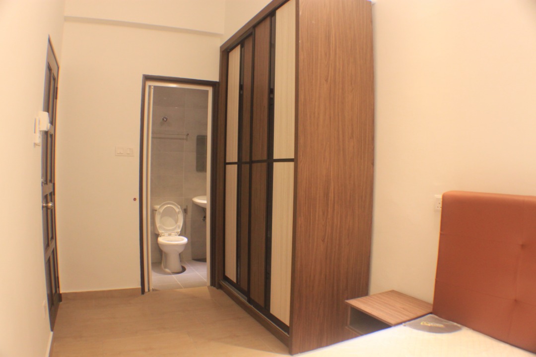 Room Plus TP104 Private Room with Queen Bed
