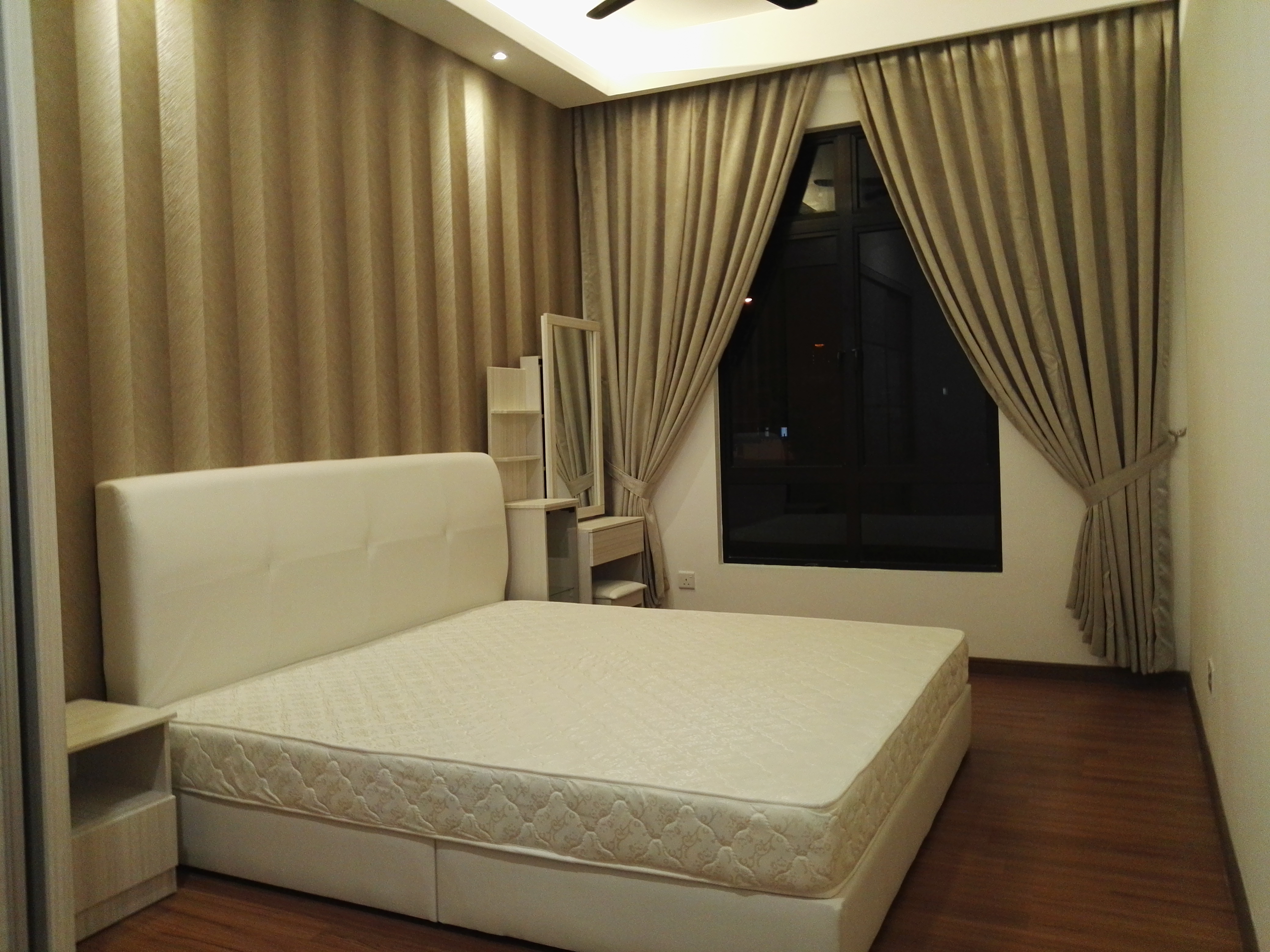 Room Plus JBK2R204 Private room with Queen Bed