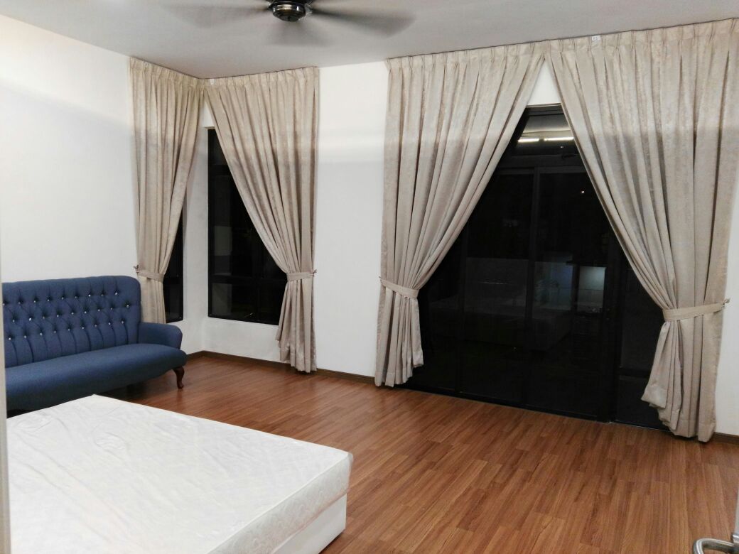 Room Plus JBK6R201 Private room with King Bed