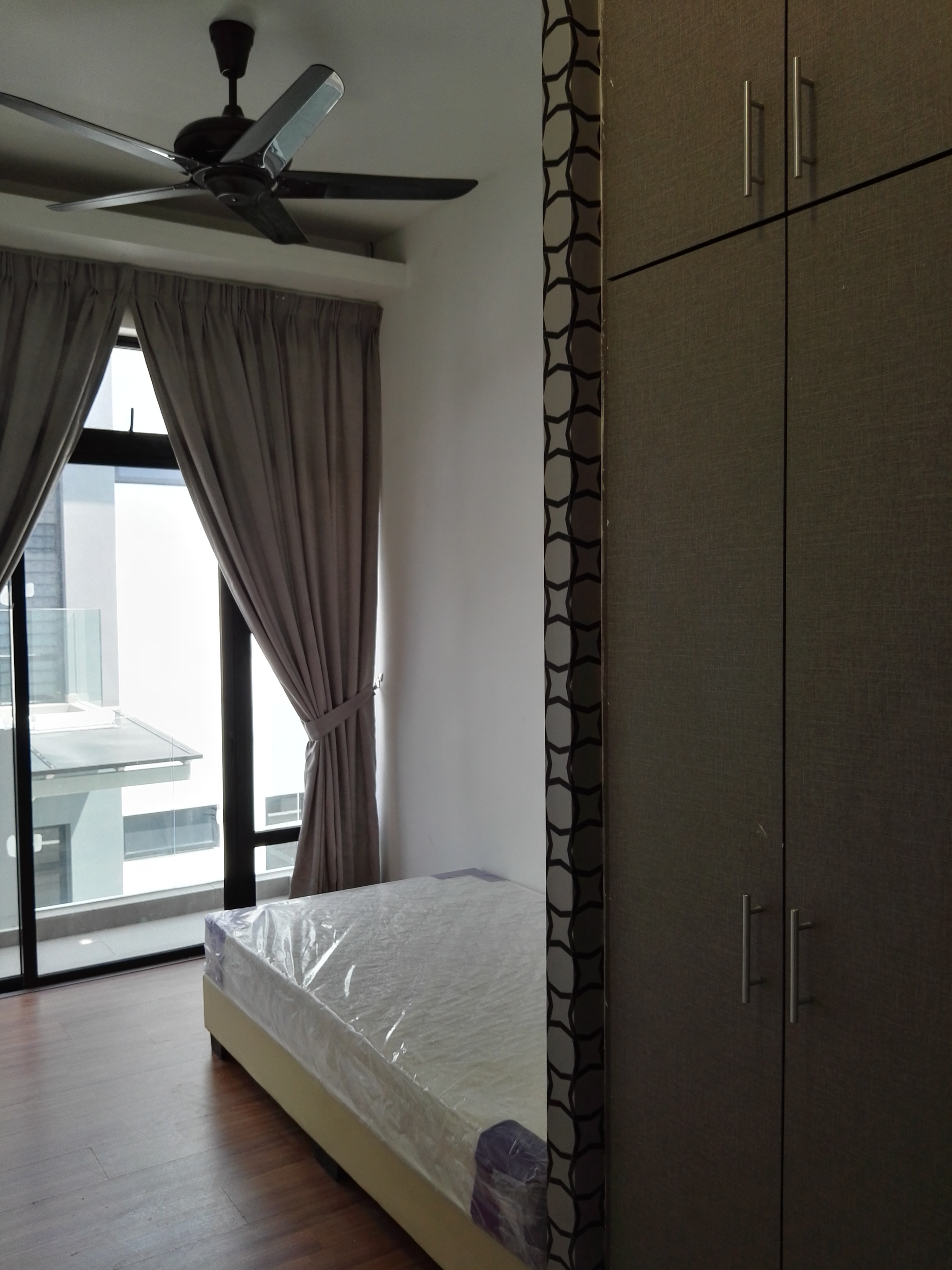 Room Plus JBK18R203 Private Room with Super Single Bed