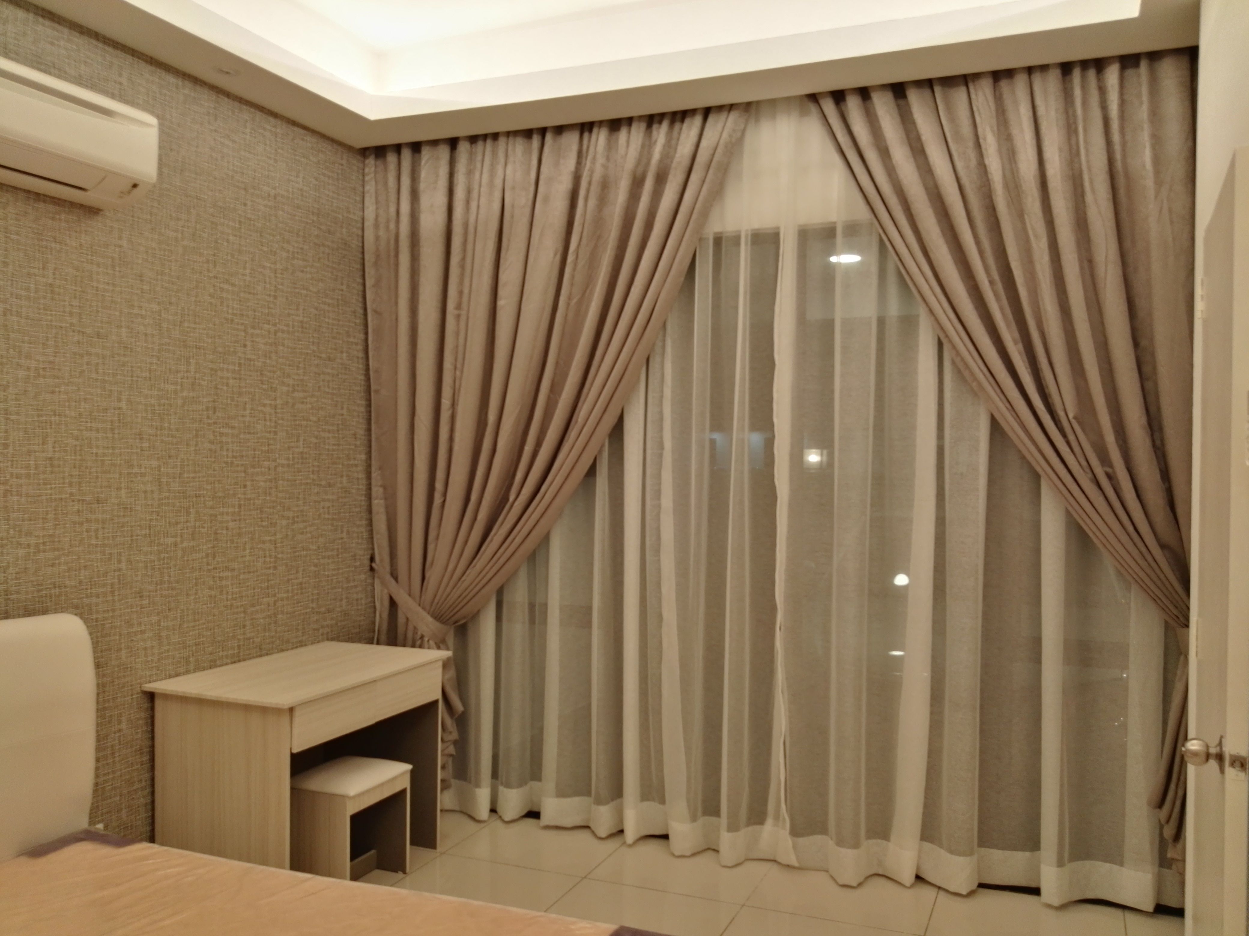 Room Plus JHZ20R101 Private Room with Queen Bed