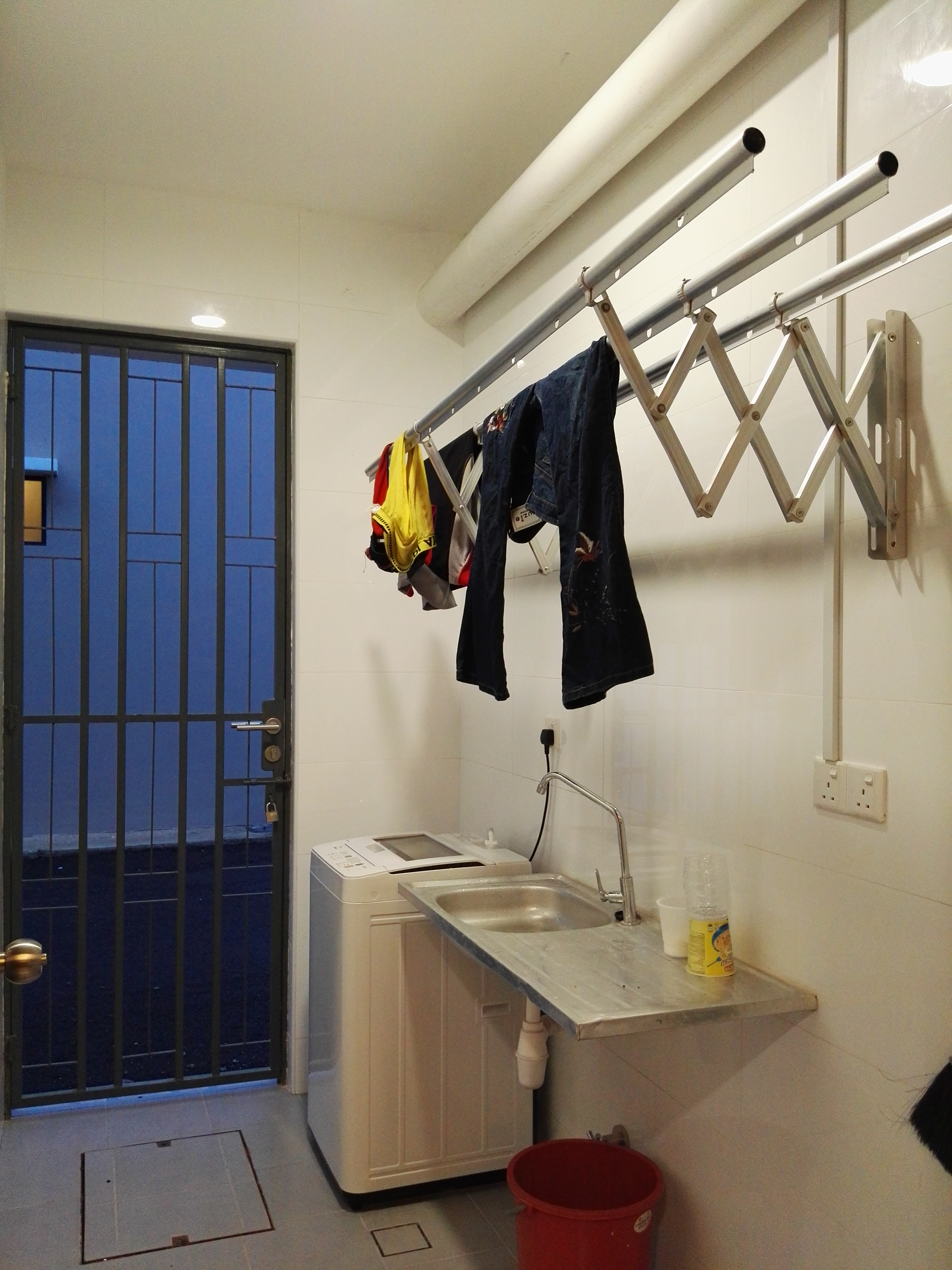 Room Plus JHZ20R201 Private Room with King Bed