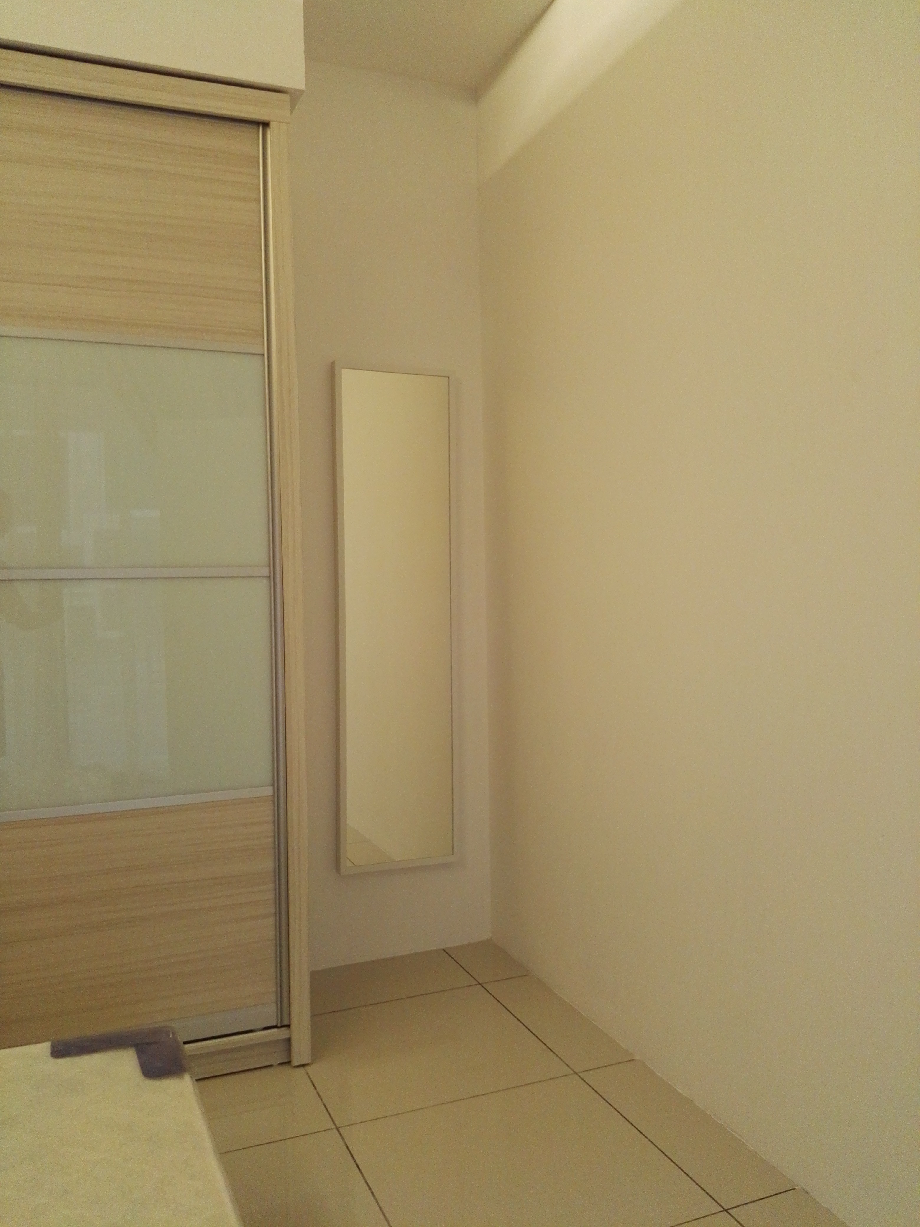 Room Plus JHZ26R101 Private Room with Queen Bed
